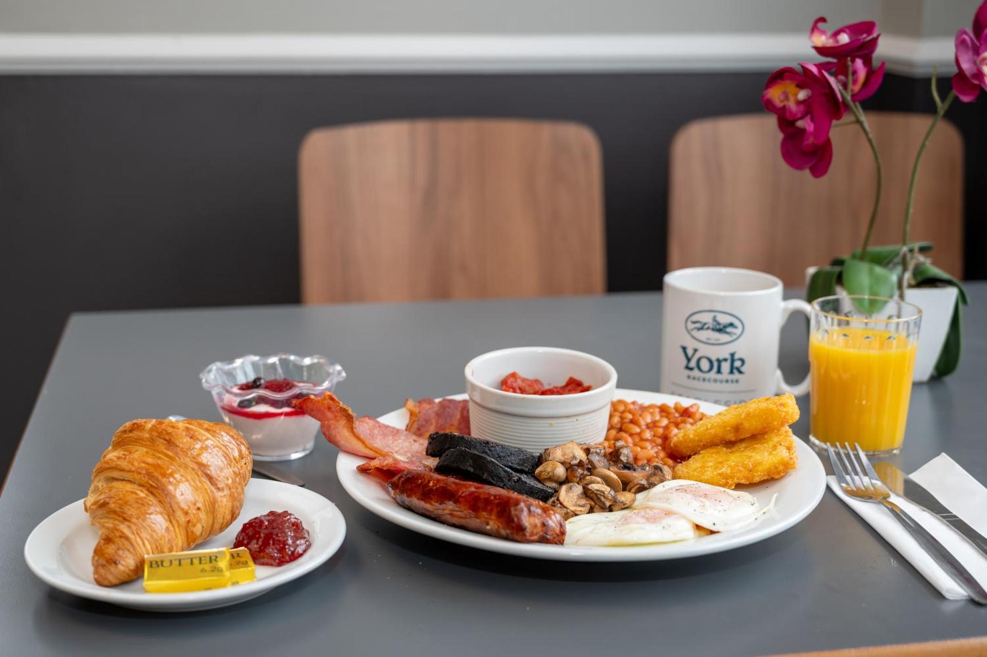 Stableside Hotel at York Racecourse