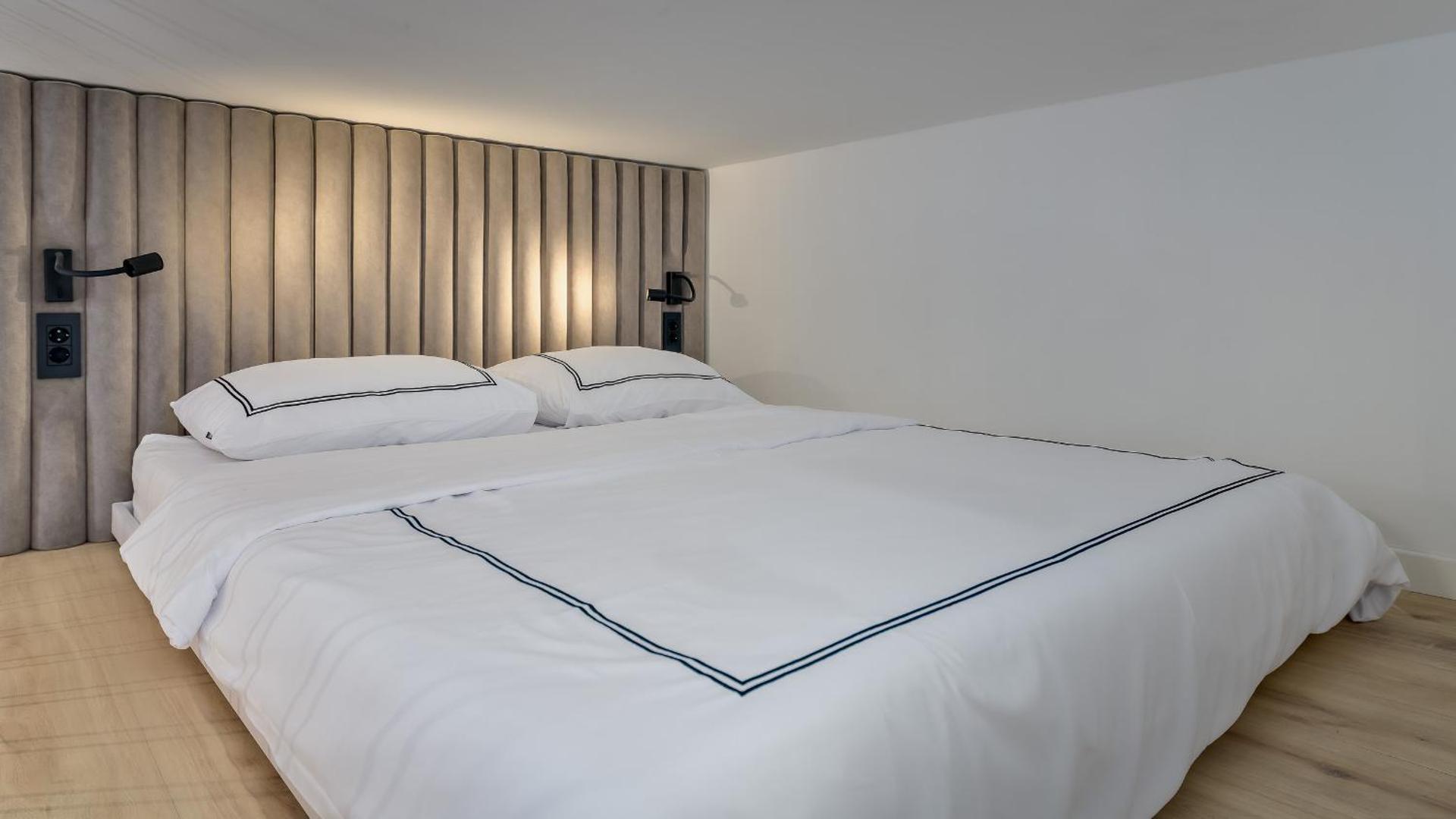 Main Square Modern Luxury Apartment