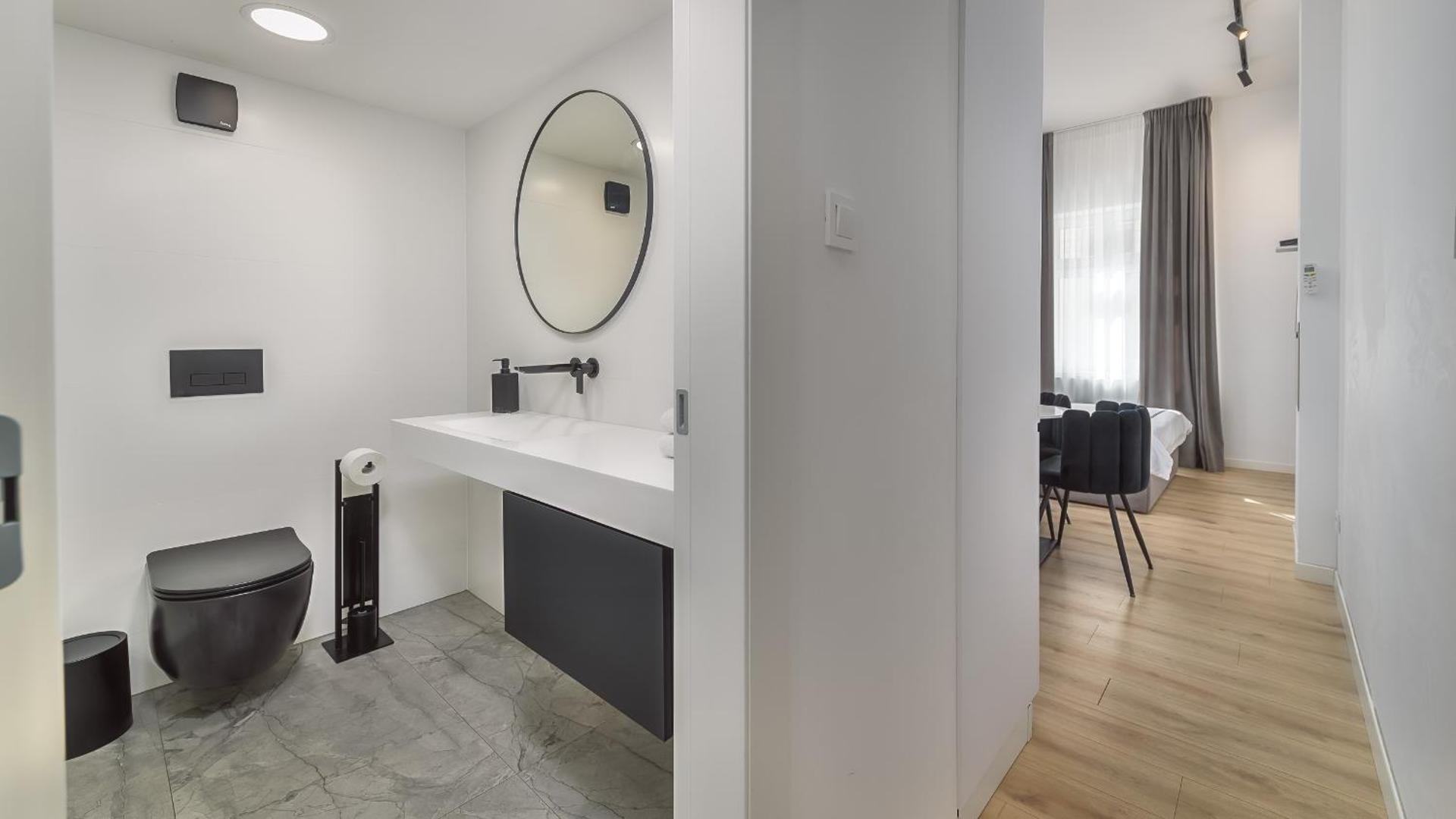 Main Square Modern Luxury Apartment