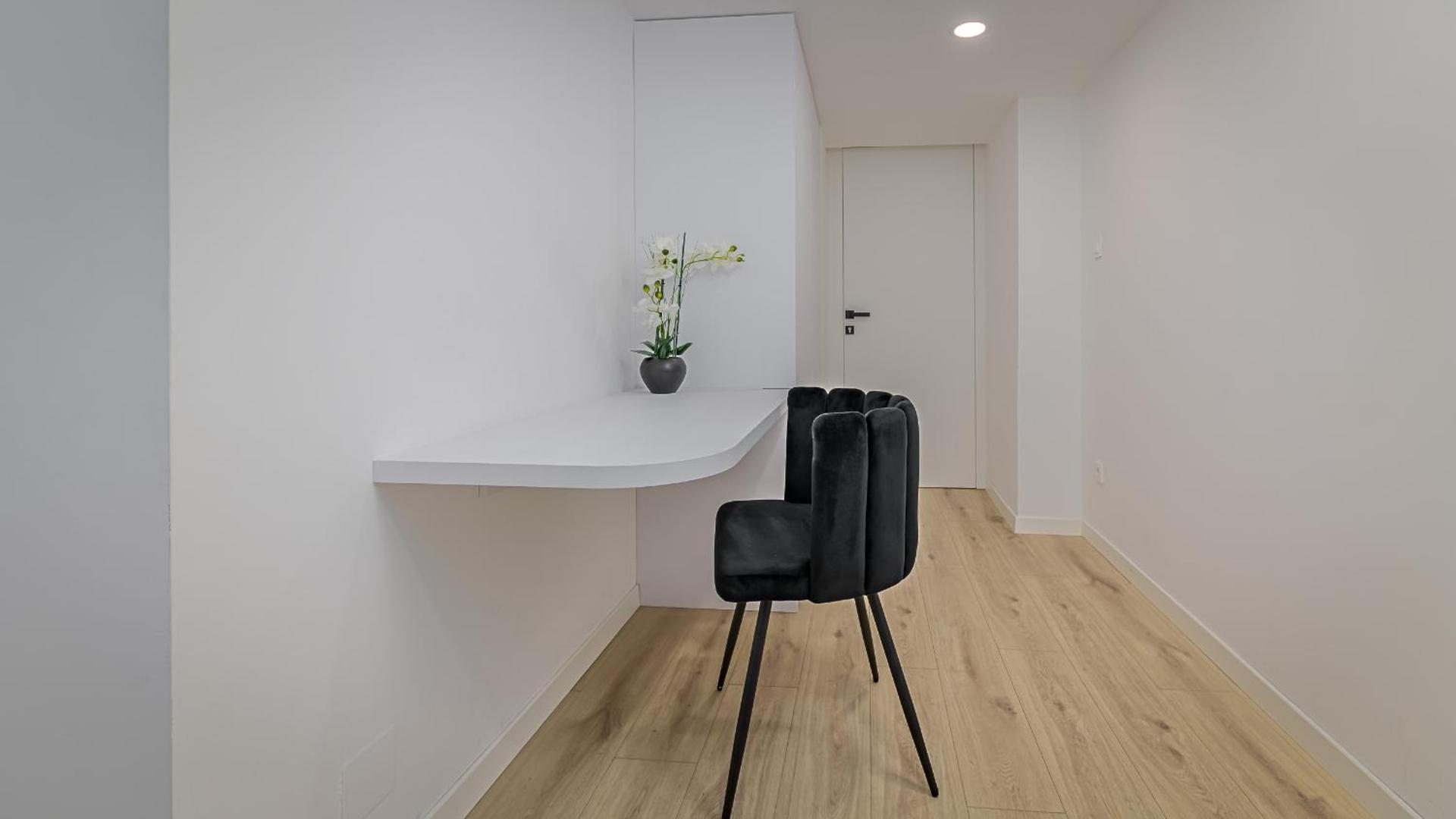 Main Square Modern Luxury Apartment