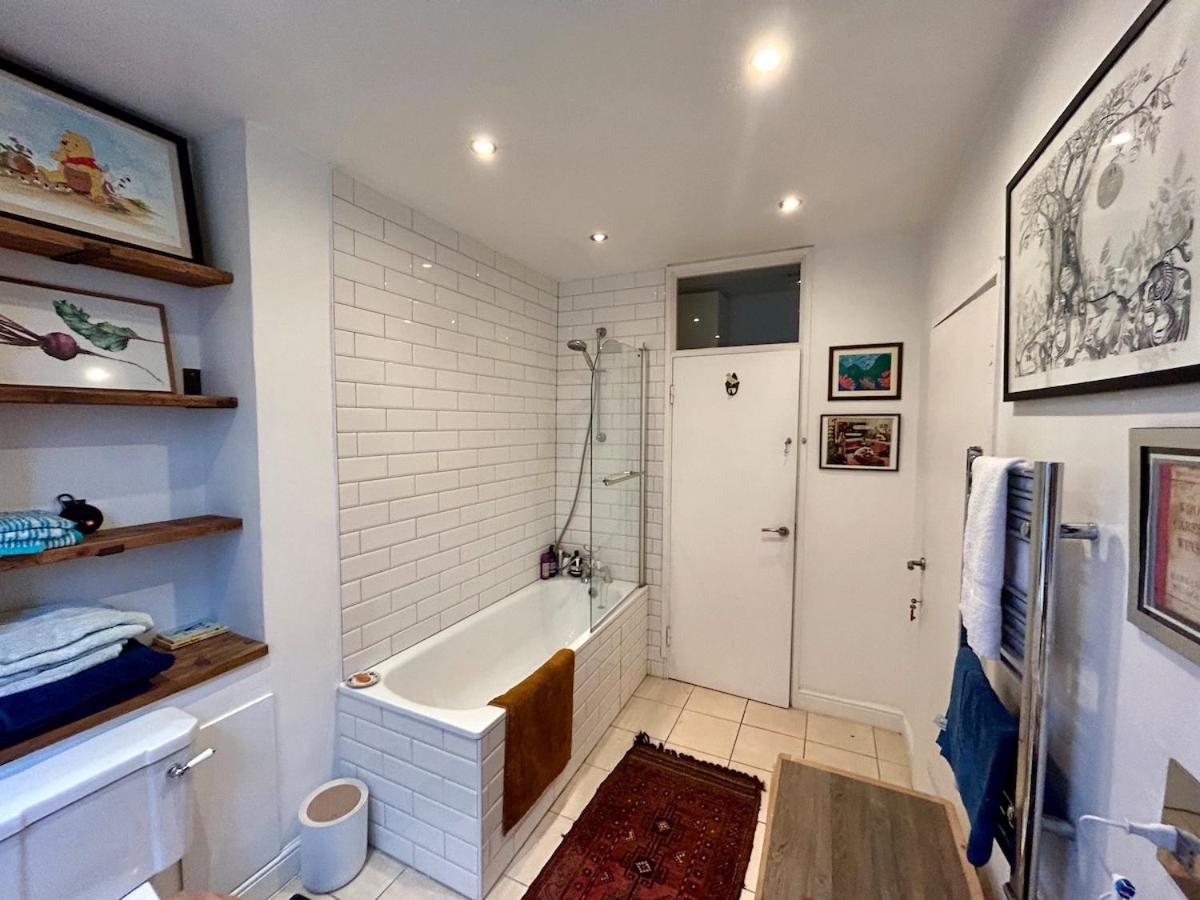 Open plan stylish urban flat