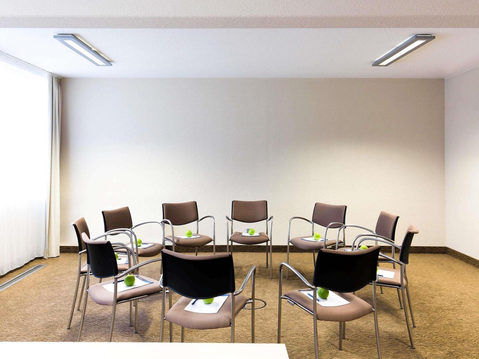 Meeting/conference room