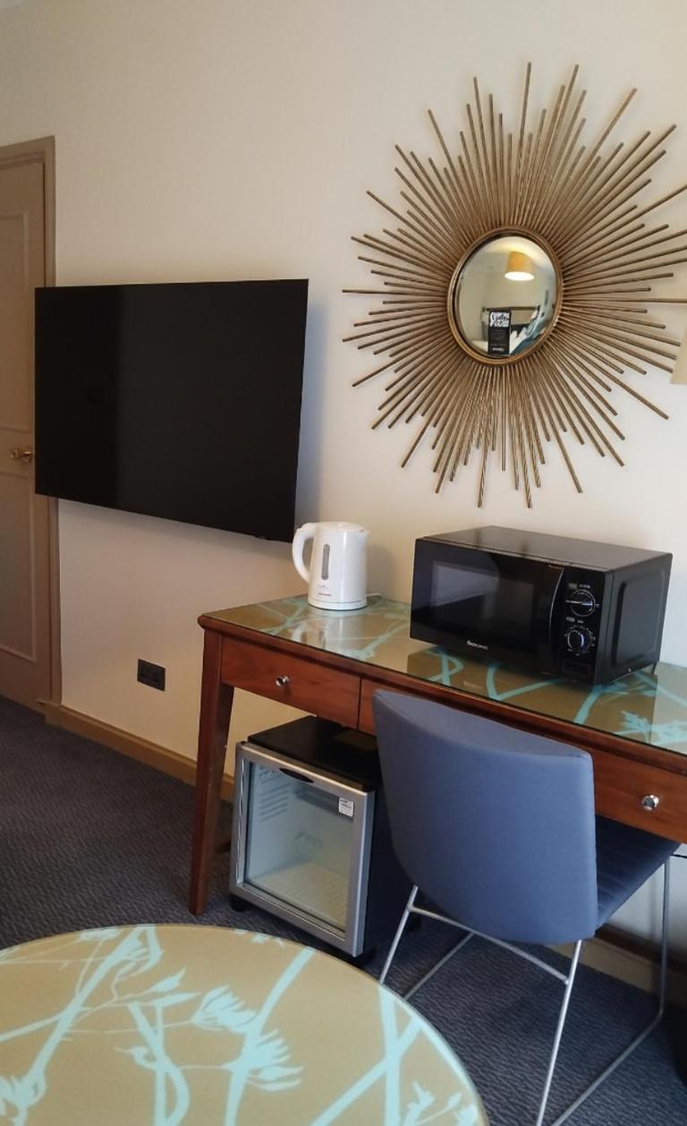 London Thames Lodge by Dancenter