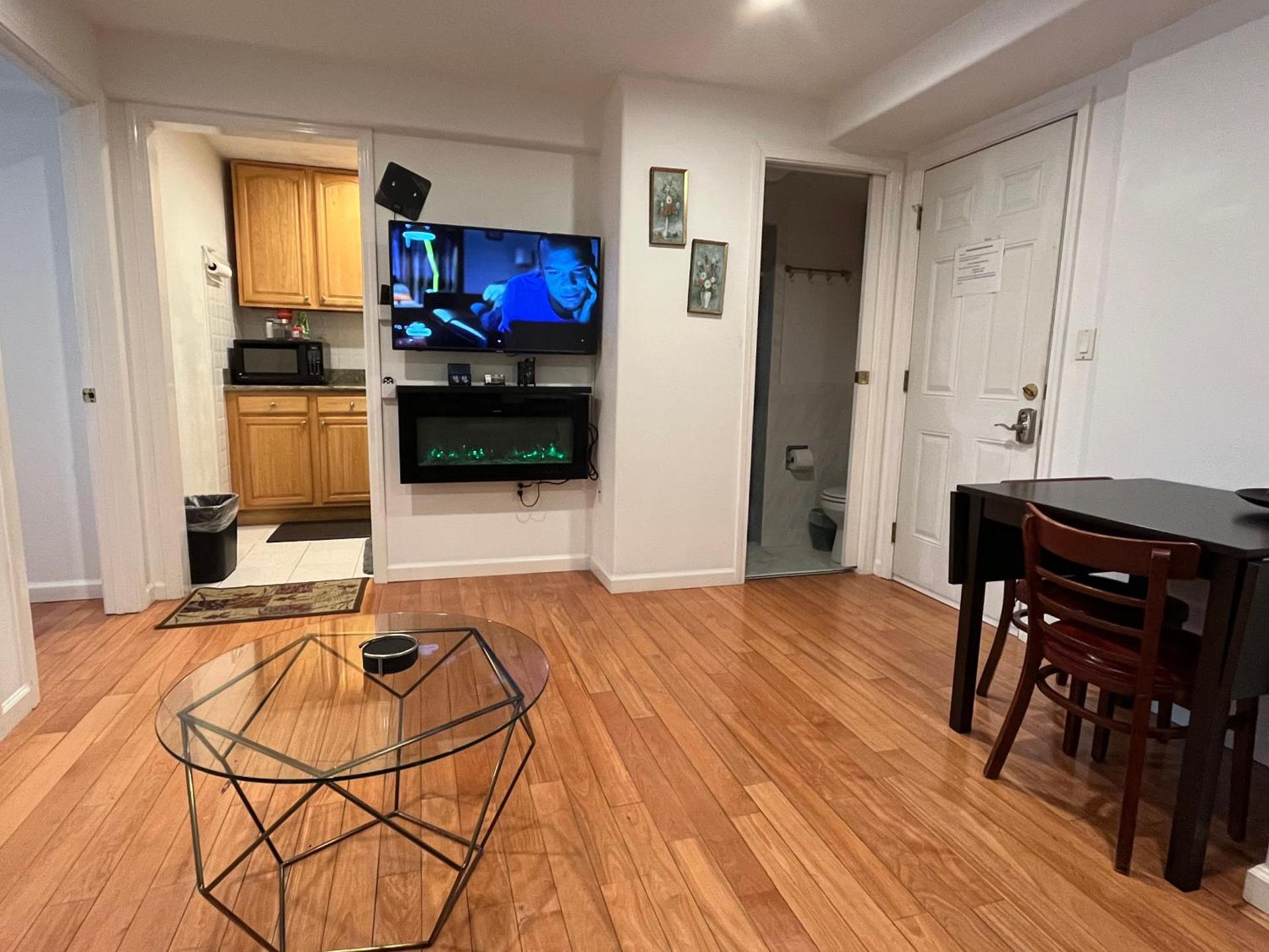 Communal lounge/ TV room