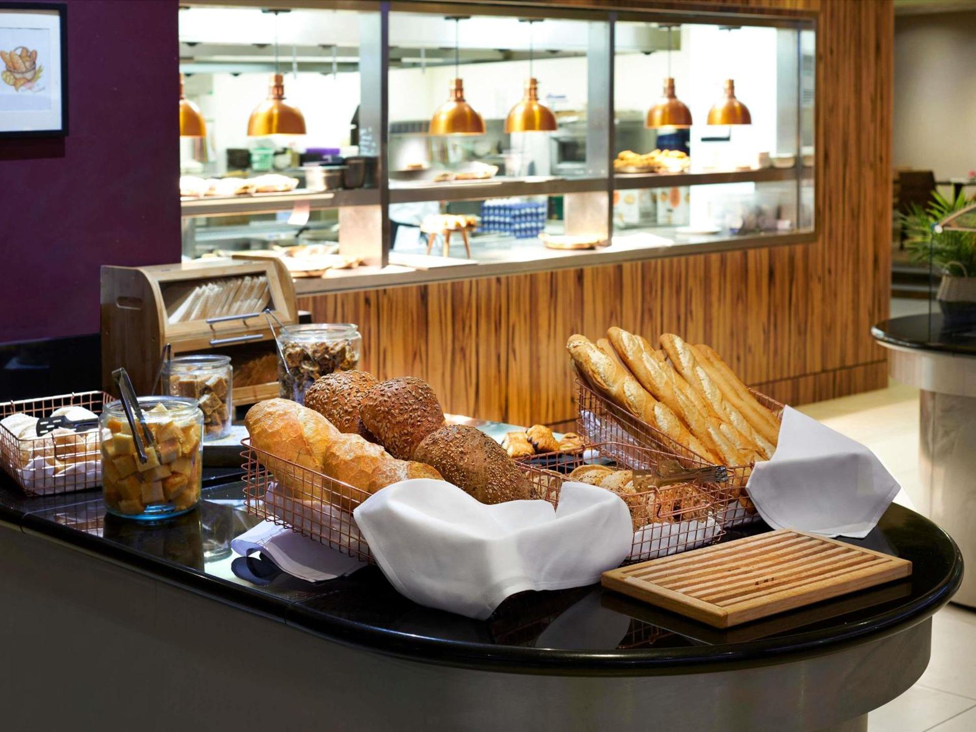 Restaurant/places to eat