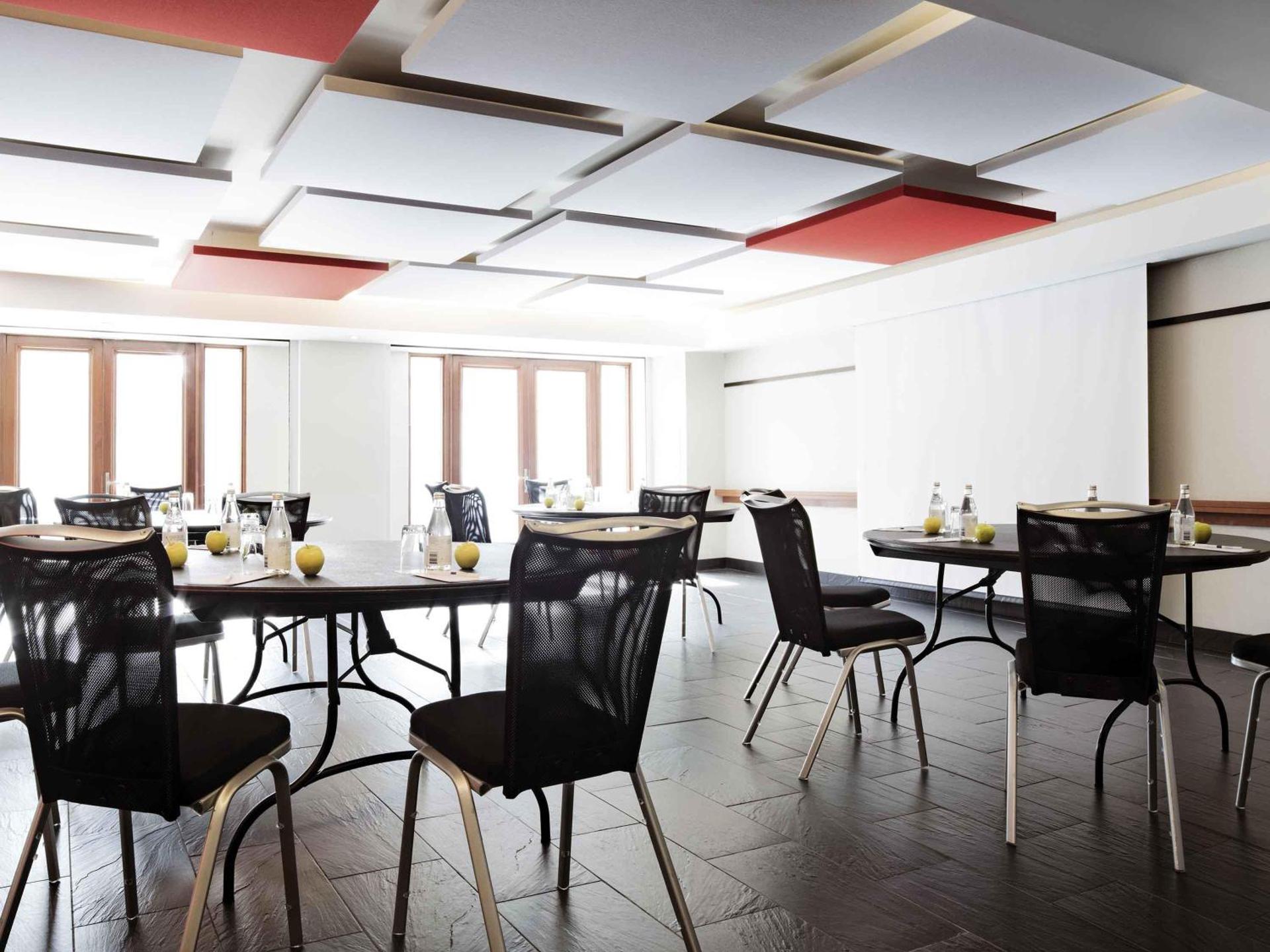 Meeting/conference room