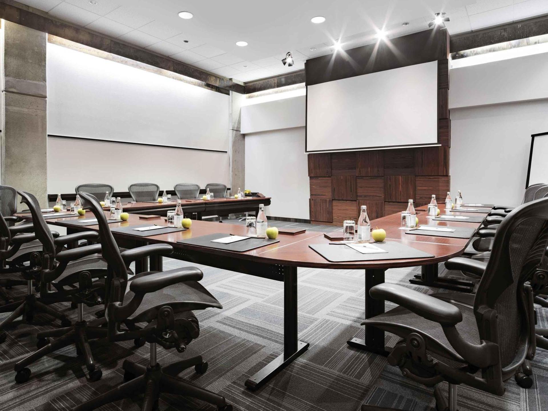 Meeting/conference room