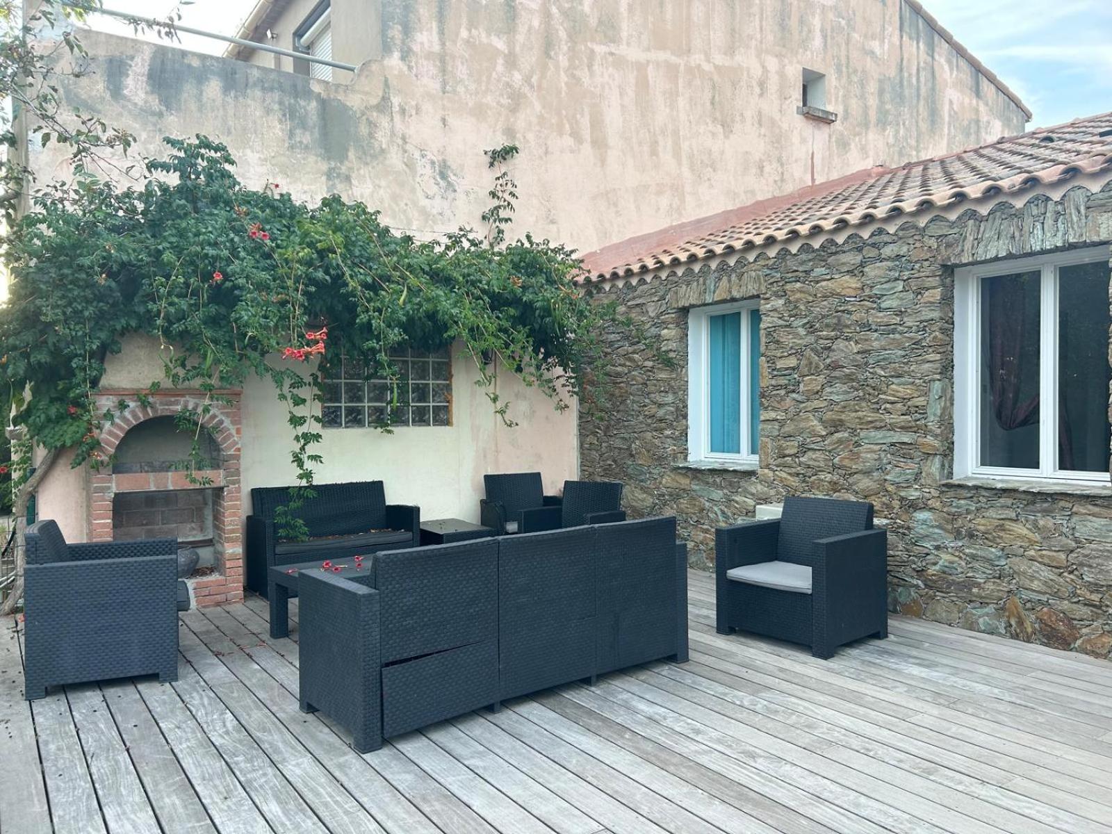 Single Room with Shared Shower and Toilet