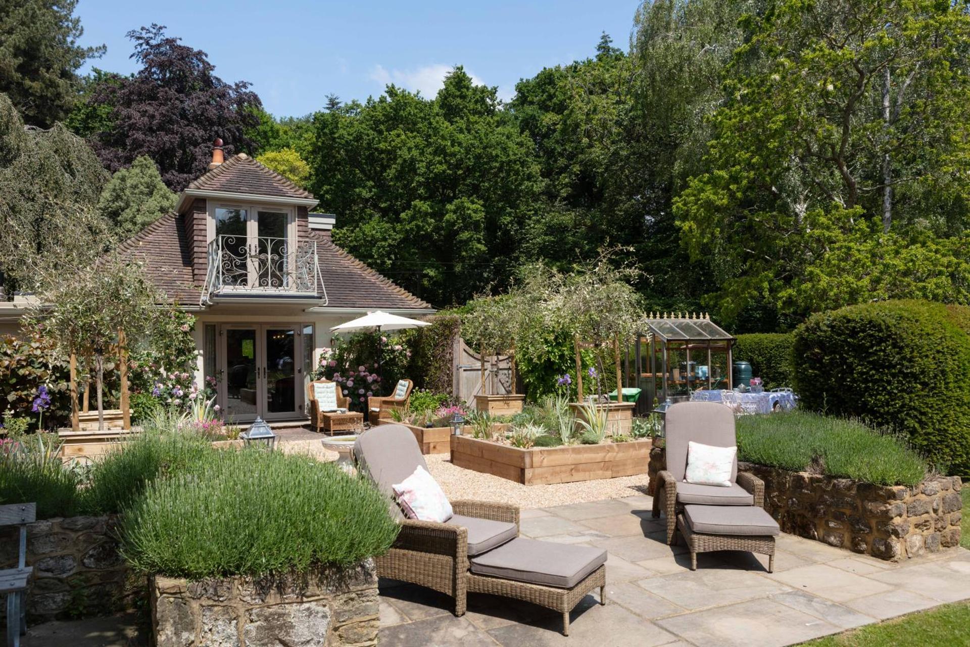 Nest Stay By The Butler Collection