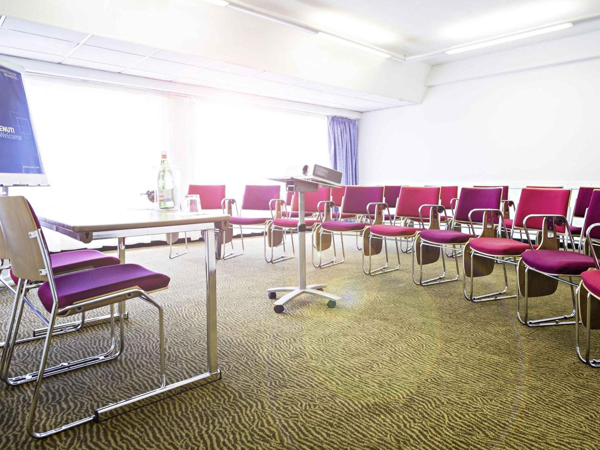 Meeting/conference room