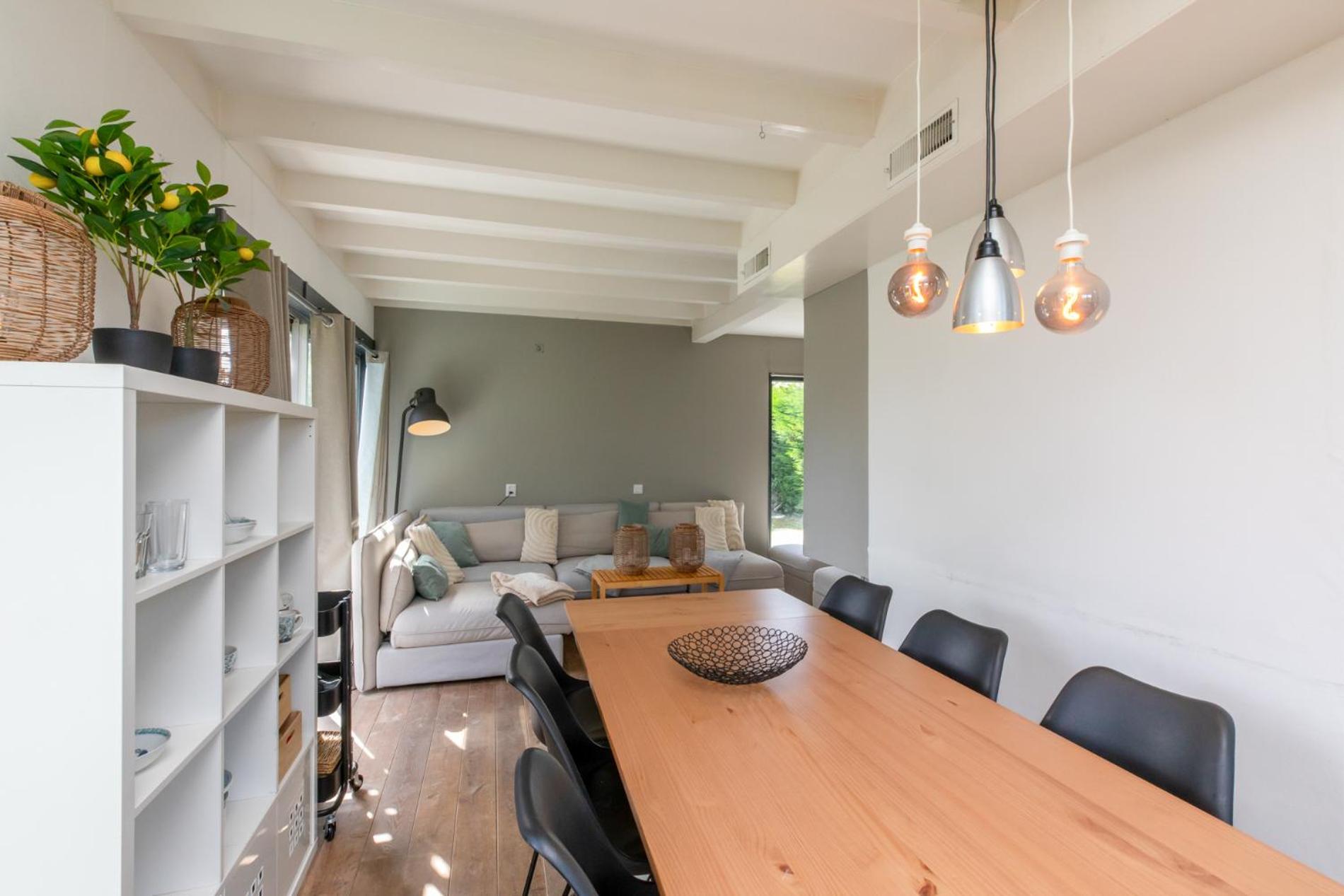 Welcome in - Strandhuis Schoneveld, zonnige en ruime tuin met speeltoestel