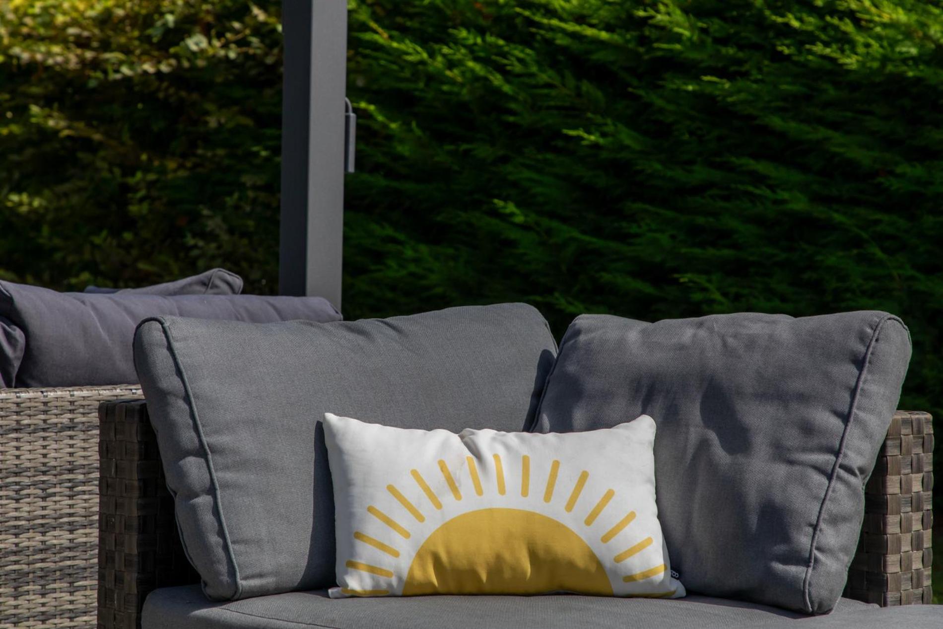 Welcome in - Strandhuis Schoneveld, zonnige en ruime tuin met speeltoestel