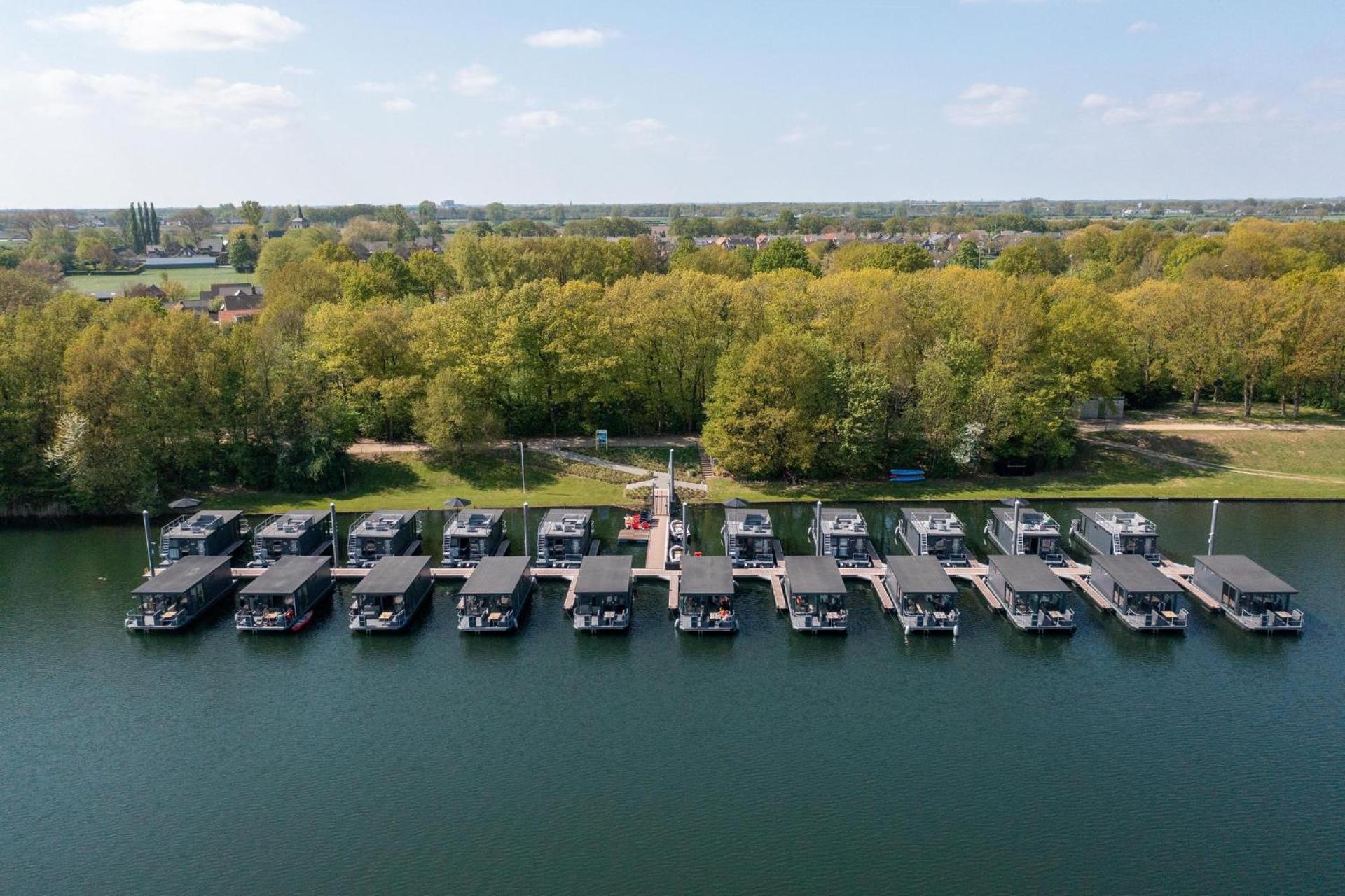 Houseboats Mookerplas met dakterras