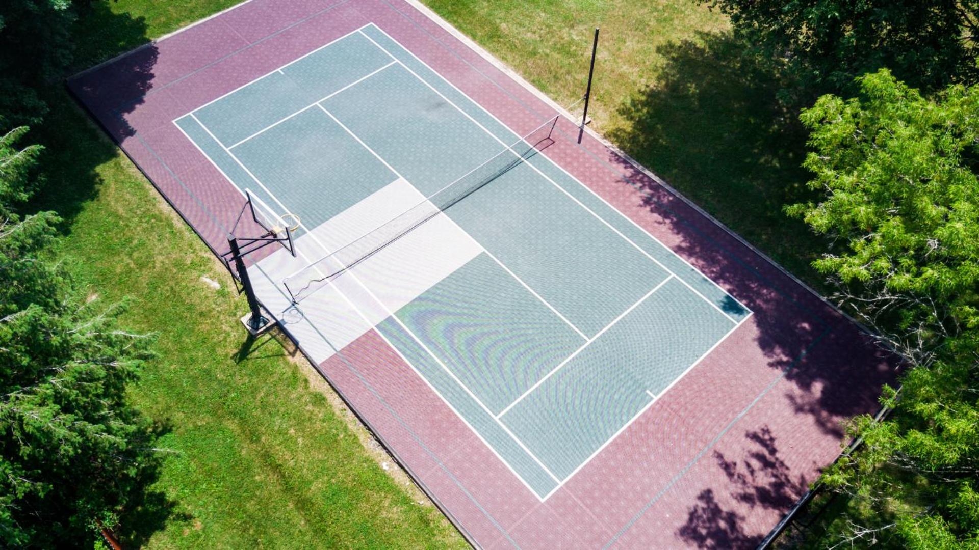 Tennis court