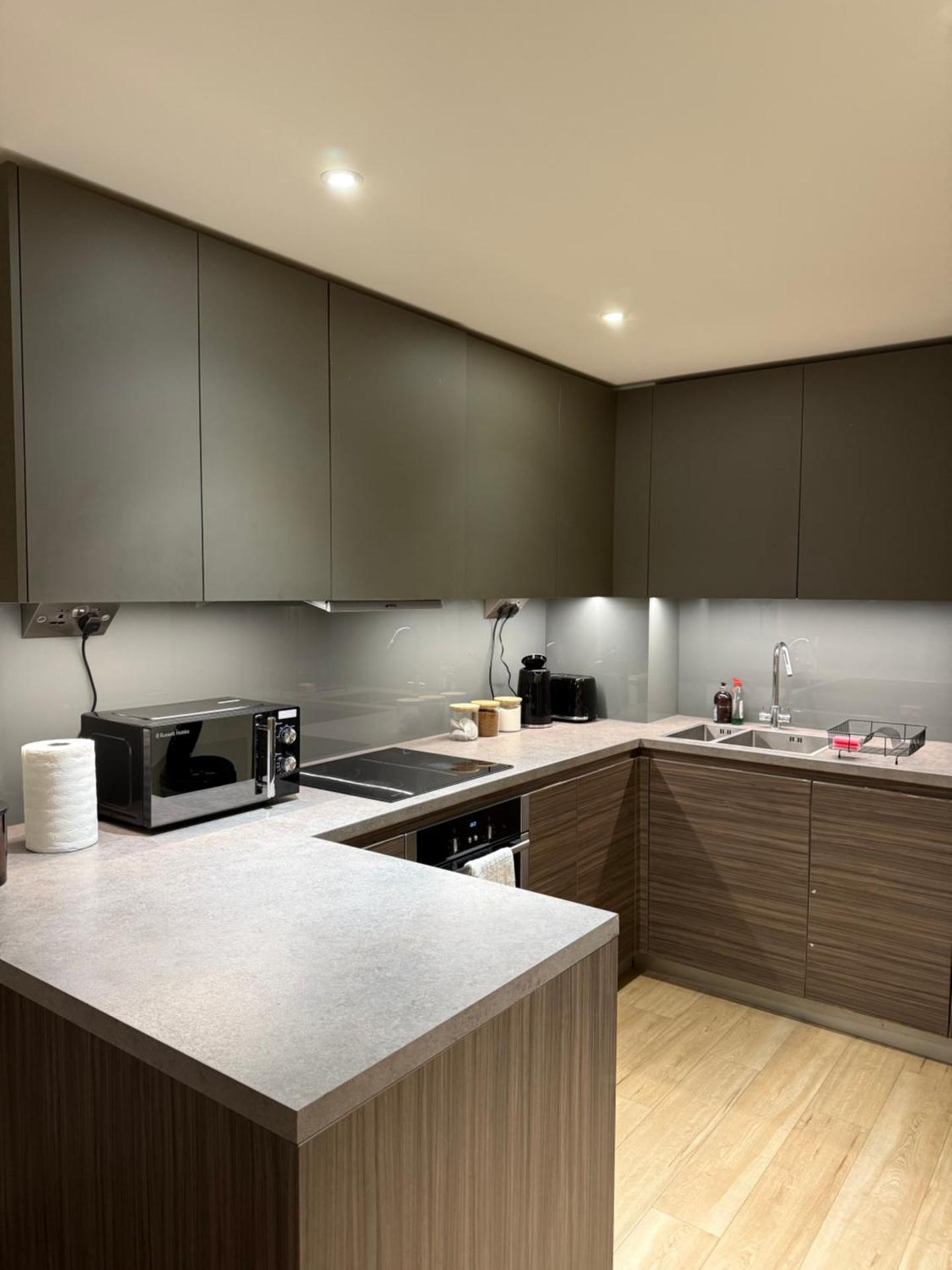 New London 2-Bedroom 2-Bath Apartment- Contractors and Long Stays Dis-Count