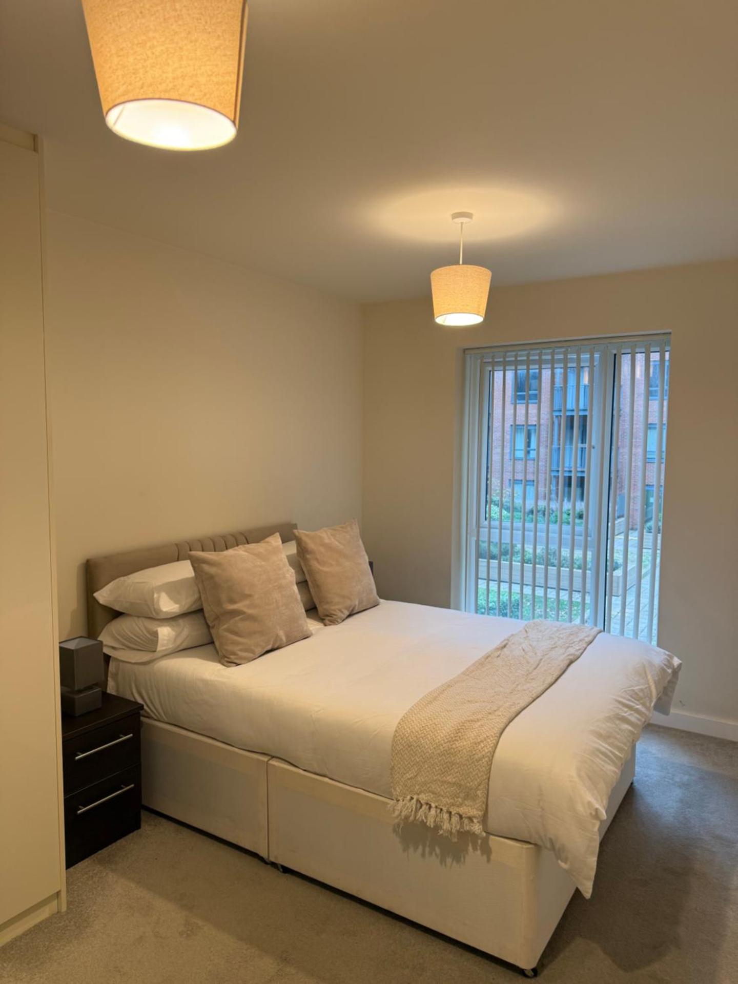 New London 2-Bedroom 2-Bath Apartment- Contractors and Long Stays Dis-Count