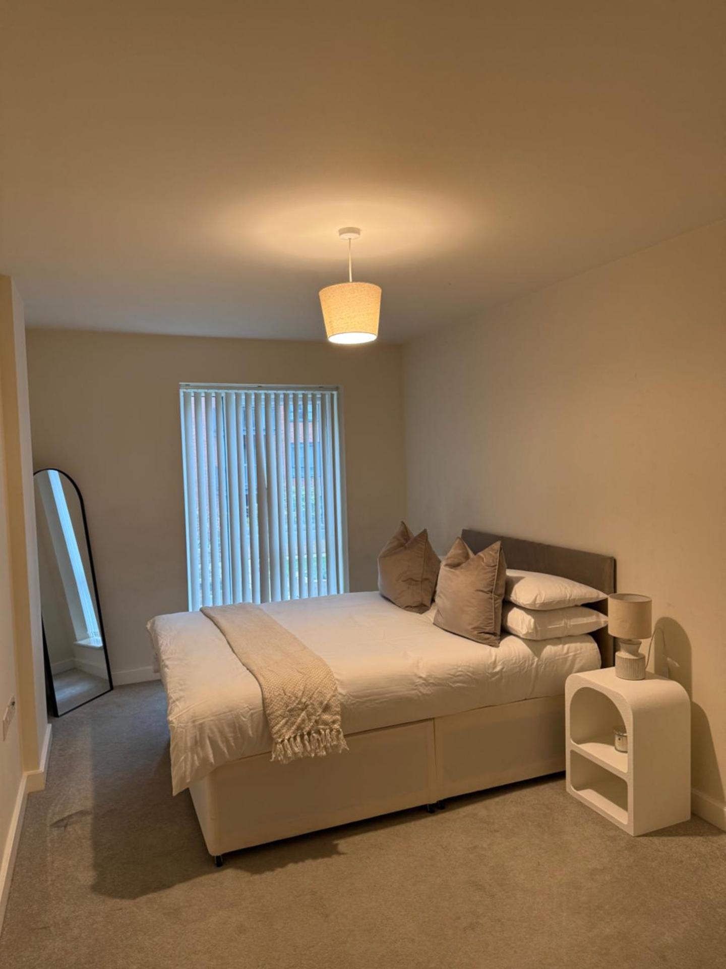 New London 2-Bedroom 2-Bath Apartment- Contractors and Long Stays Dis-Count