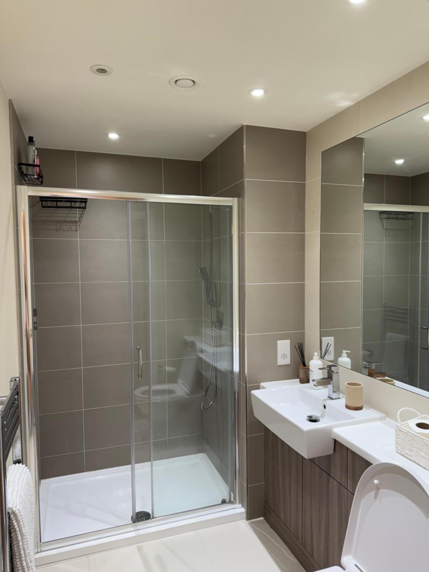 New London 2-Bedroom 2-Bath Apartment- Contractors and Long Stays Dis-Count