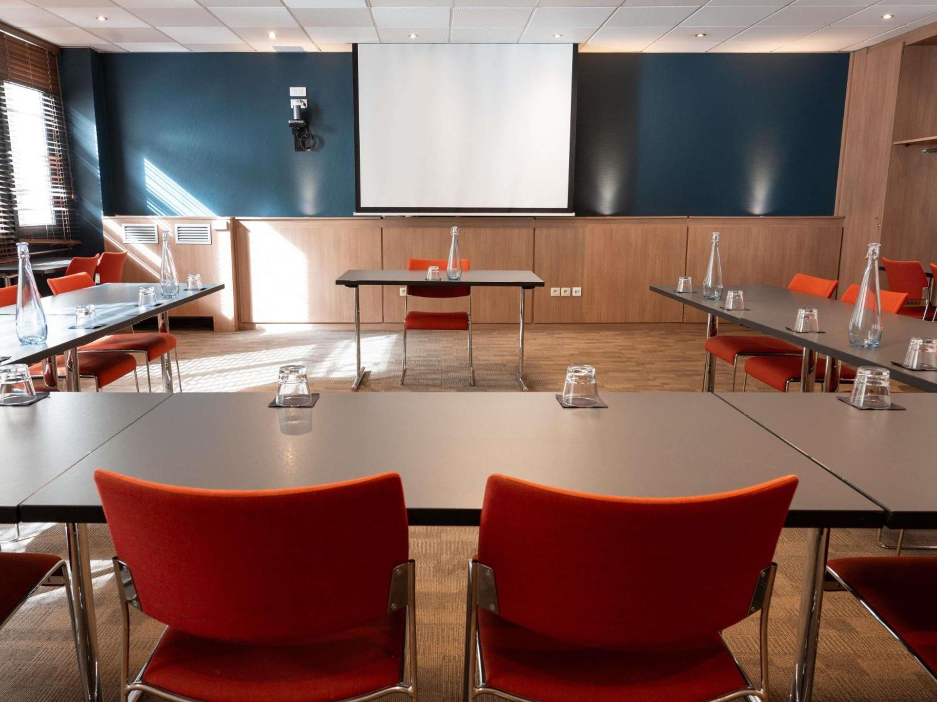 Meeting/conference room