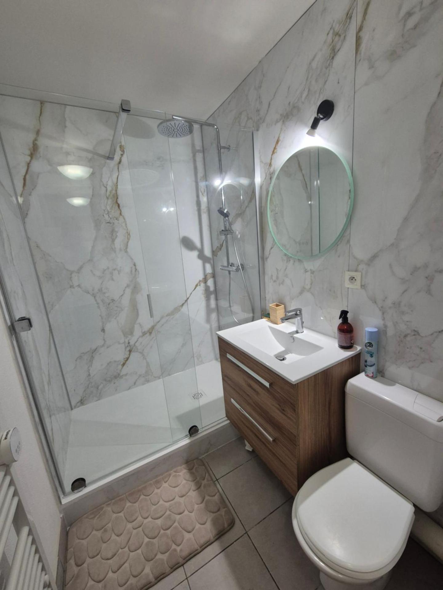 Superbe appartement avec piscine sauna et petite vue mer