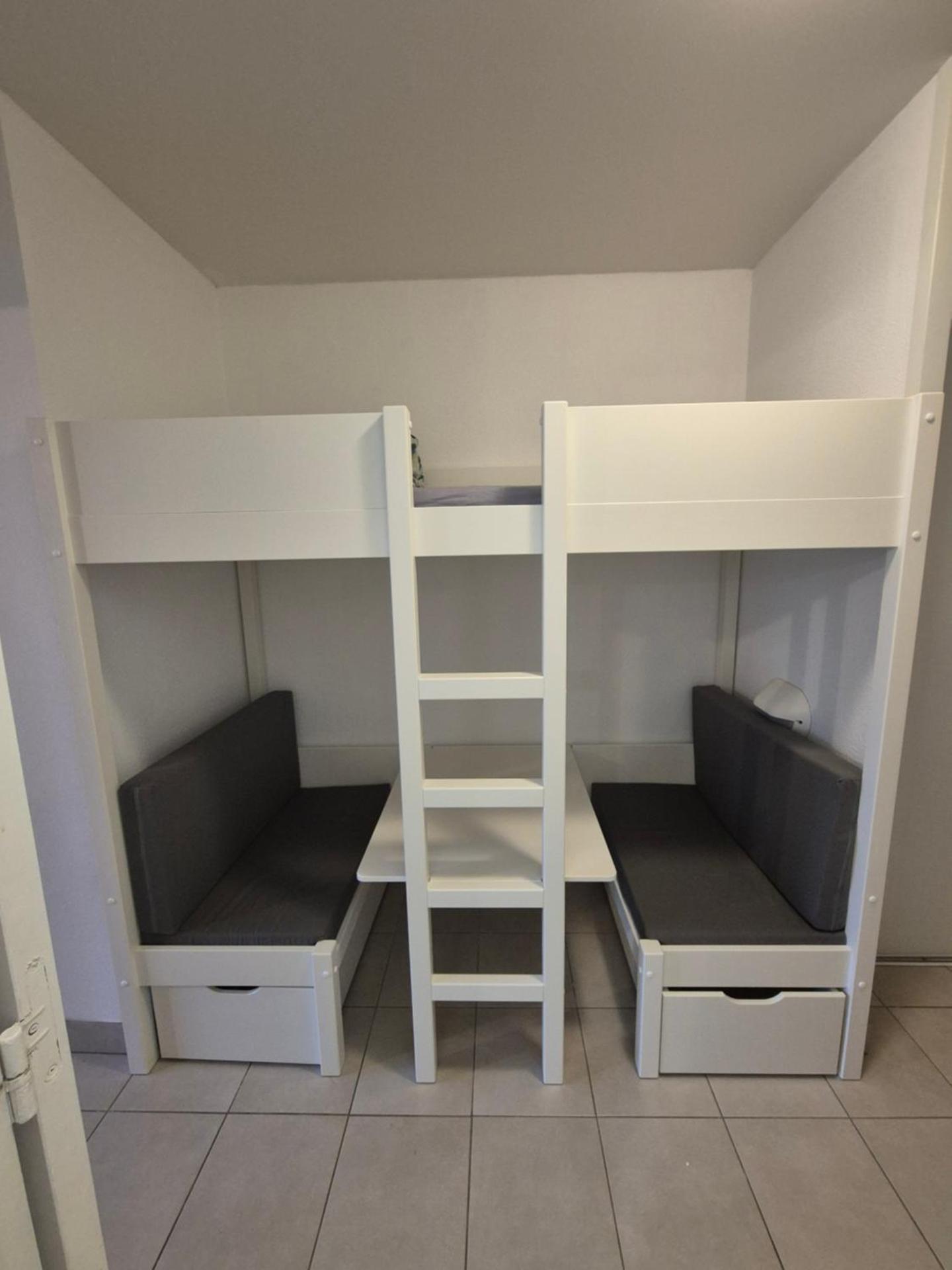 Superbe appartement avec piscine sauna et petite vue mer