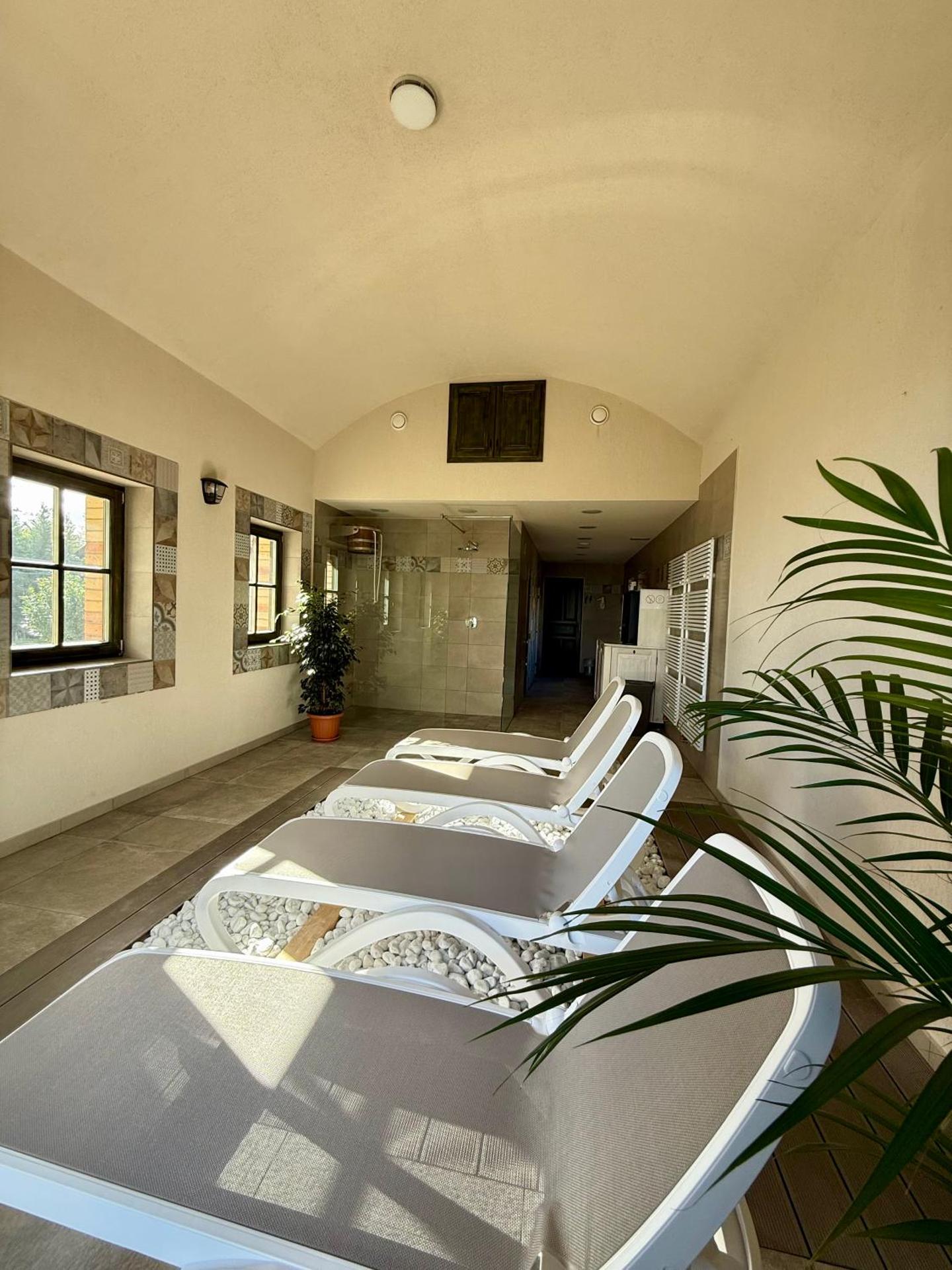 BÉNI family wine farm