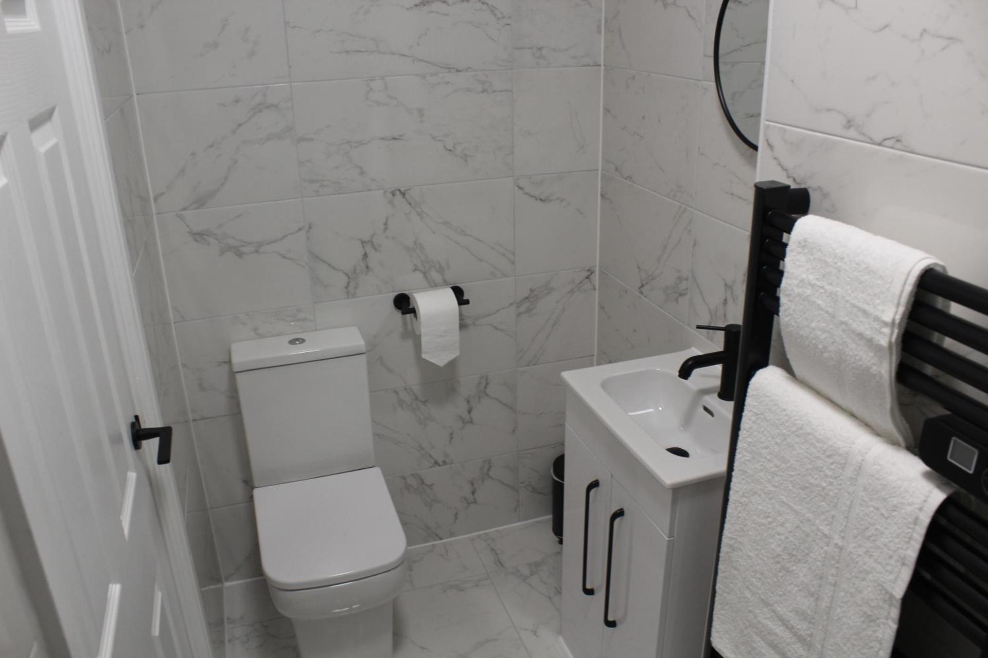 The Royal Alfred - Opposite Central Train Station