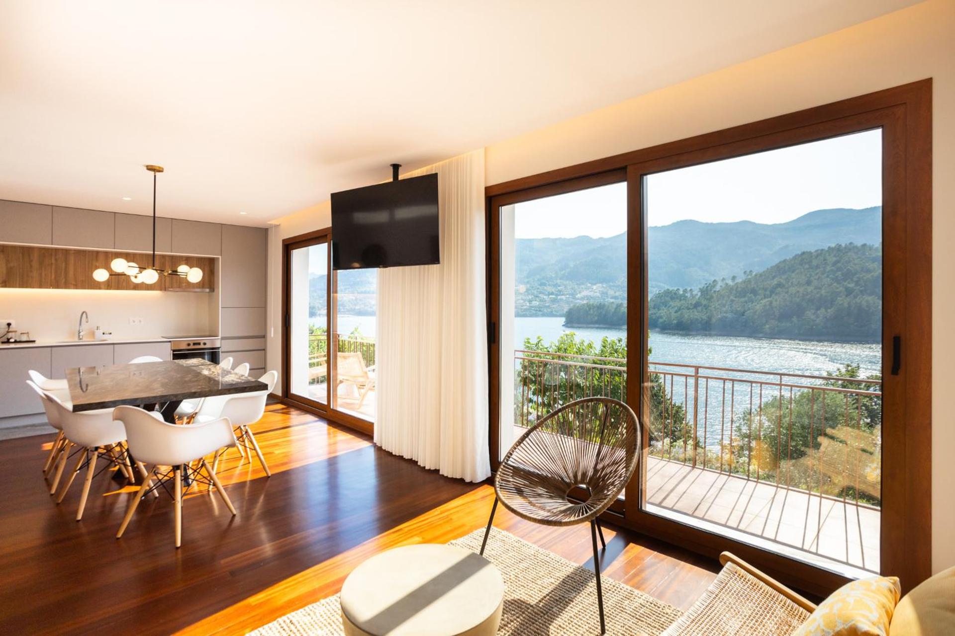 Communal lounge/ TV room