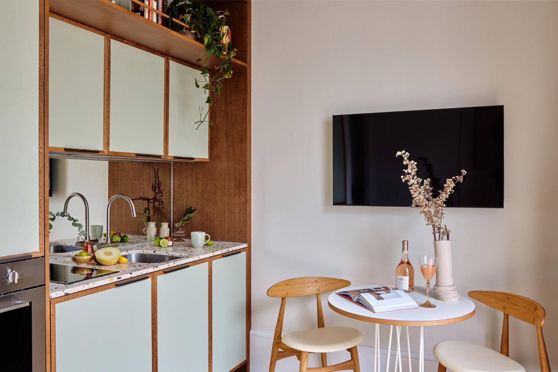 Kitchen or kitchenette