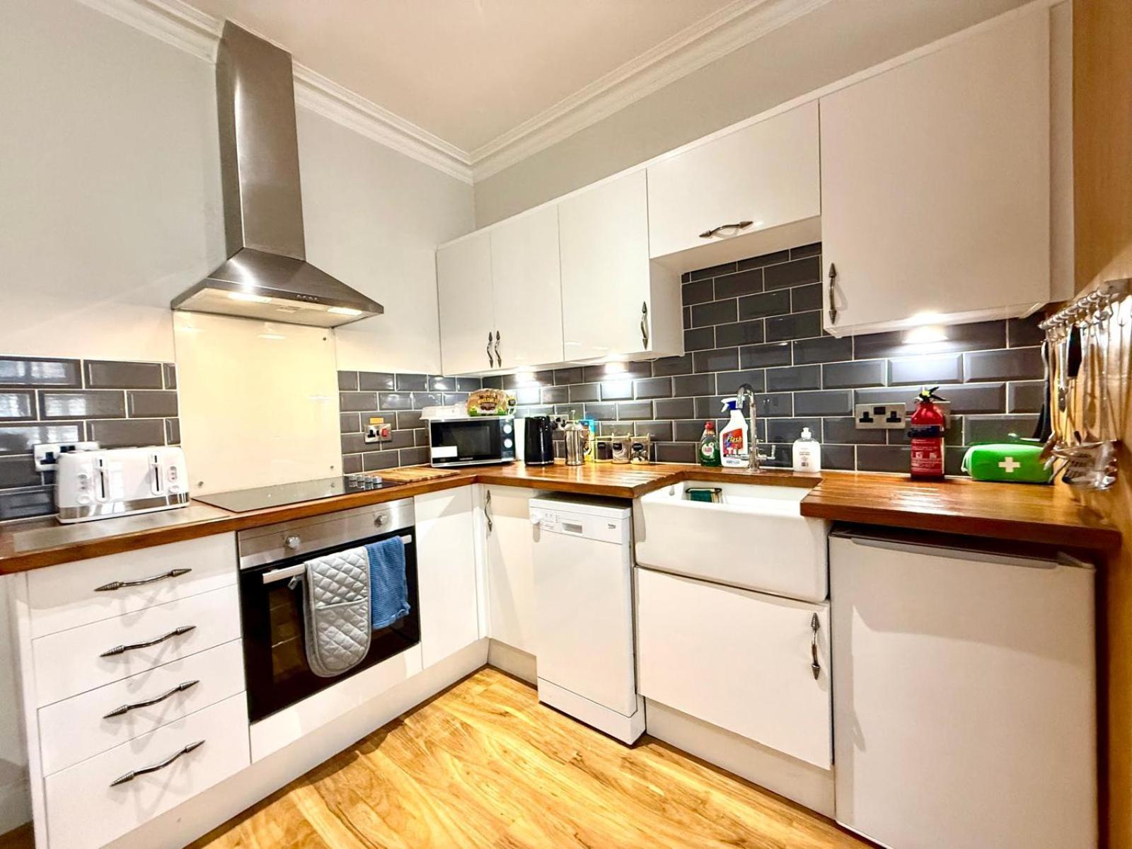 Historic Mews House 2BR in Edinburgh City Centre