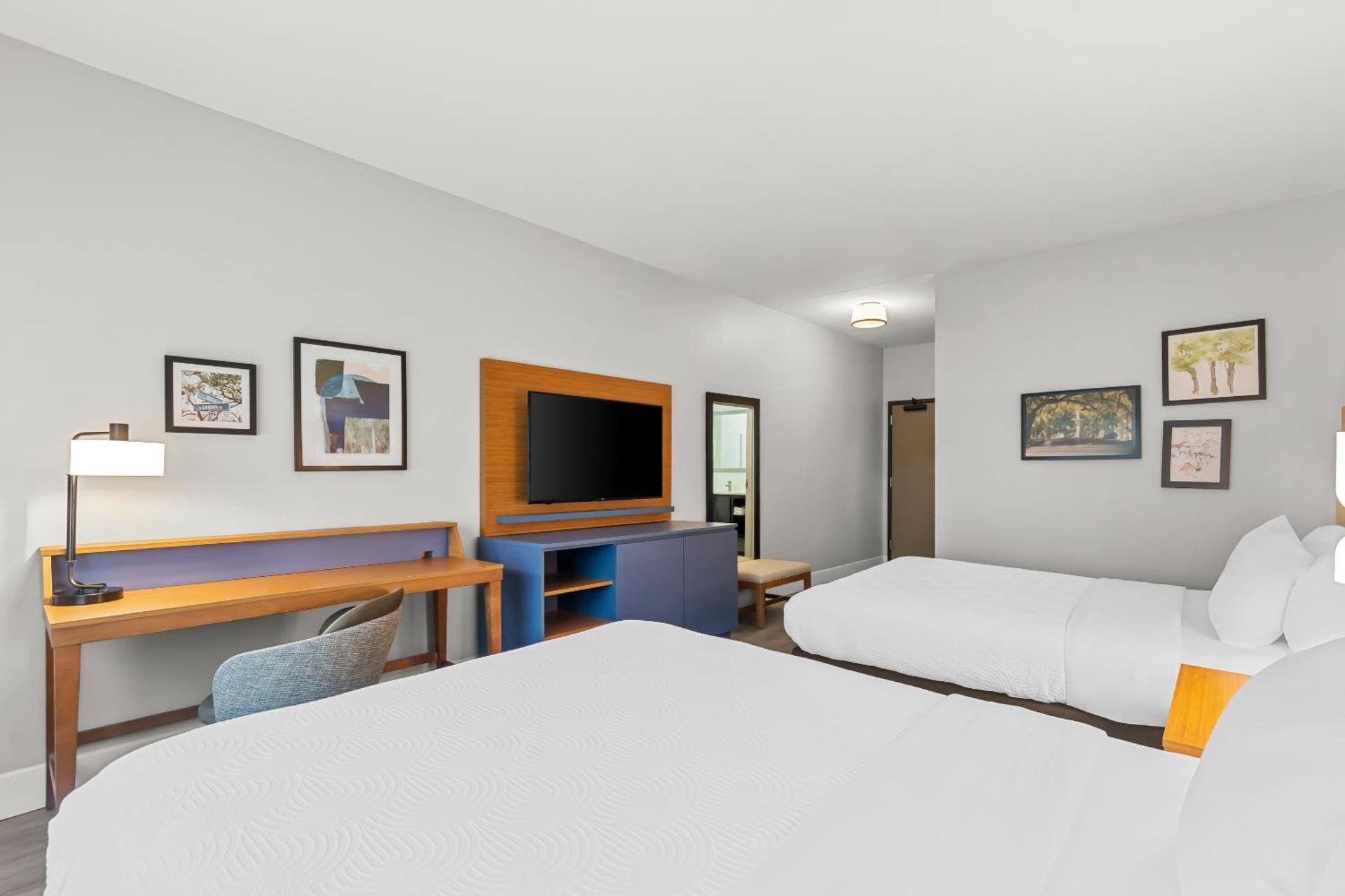 One-Bedroom Suite with Two Queen Beds and Sofa Bed - Non-Smoking