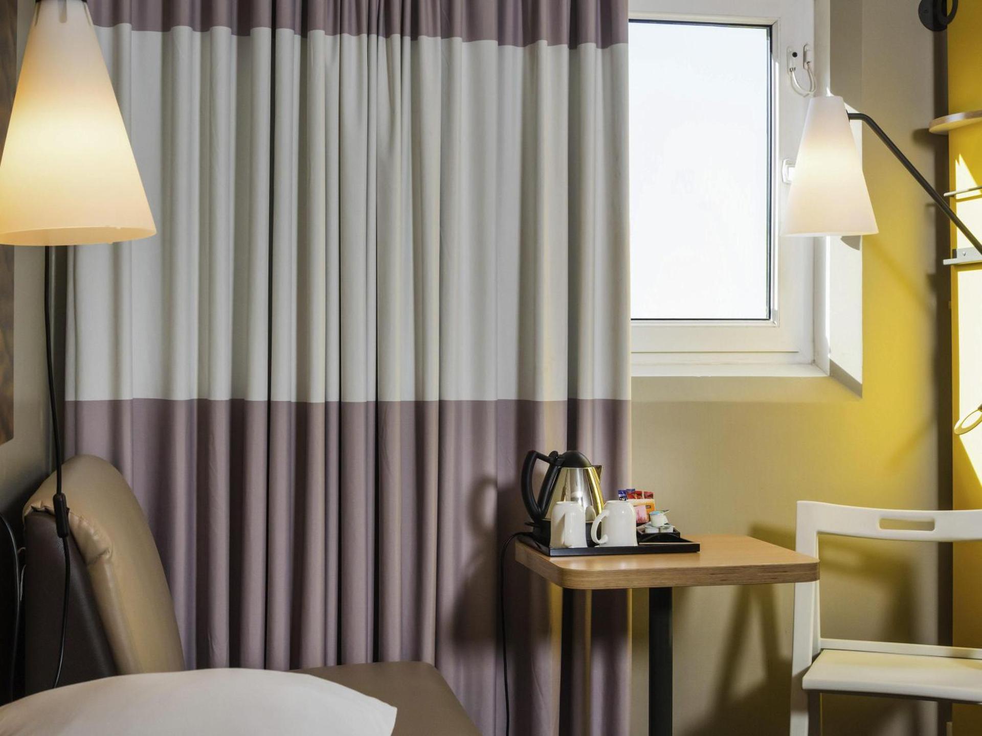 Coffee/tea facilities