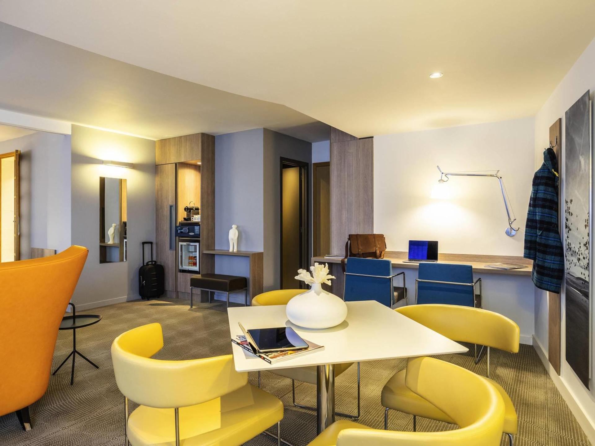 Photo of the whole room