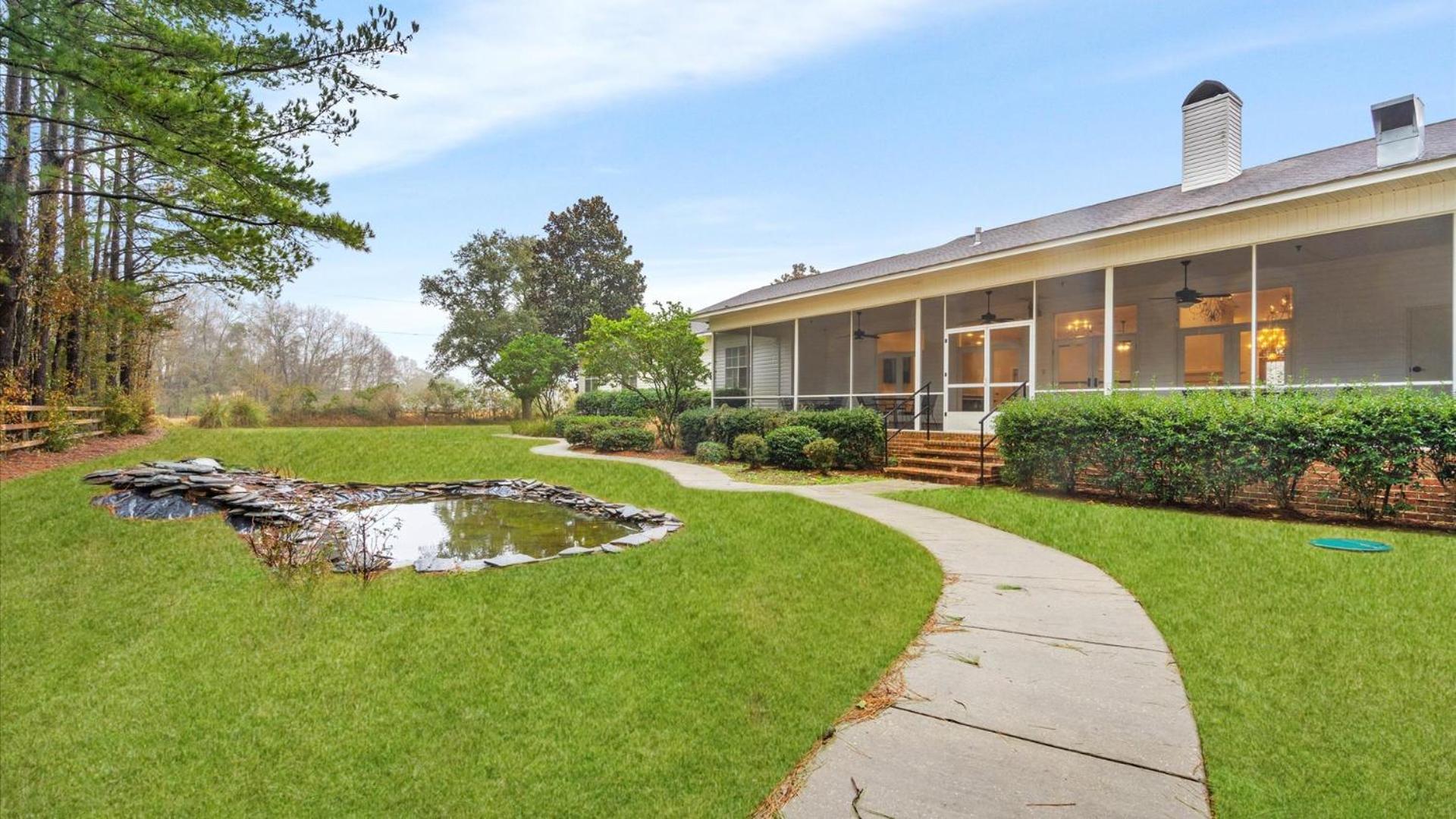 Tranquil 1 BR Studio in Grand Bay - Oak & Fountain