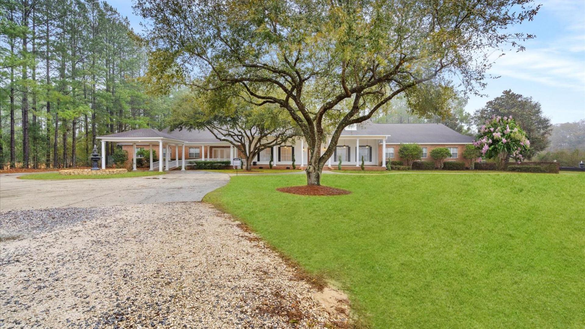 Tranquil 1 BR Studio in Grand Bay - Oak & Fountain