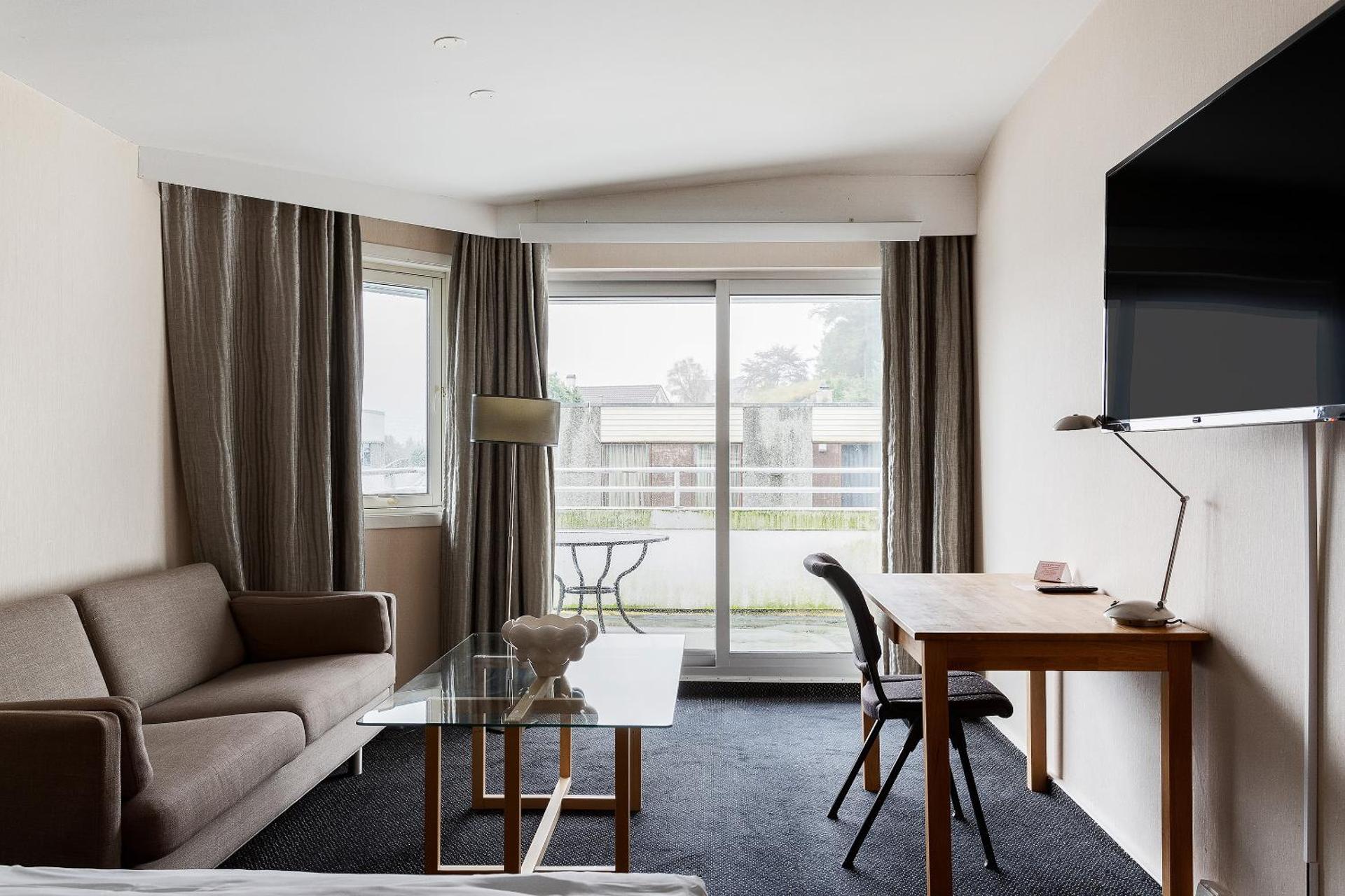 Photo of the whole room