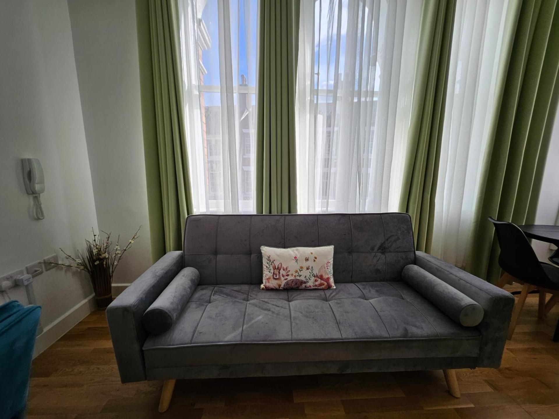 Central Chambers Suites - Suite 1