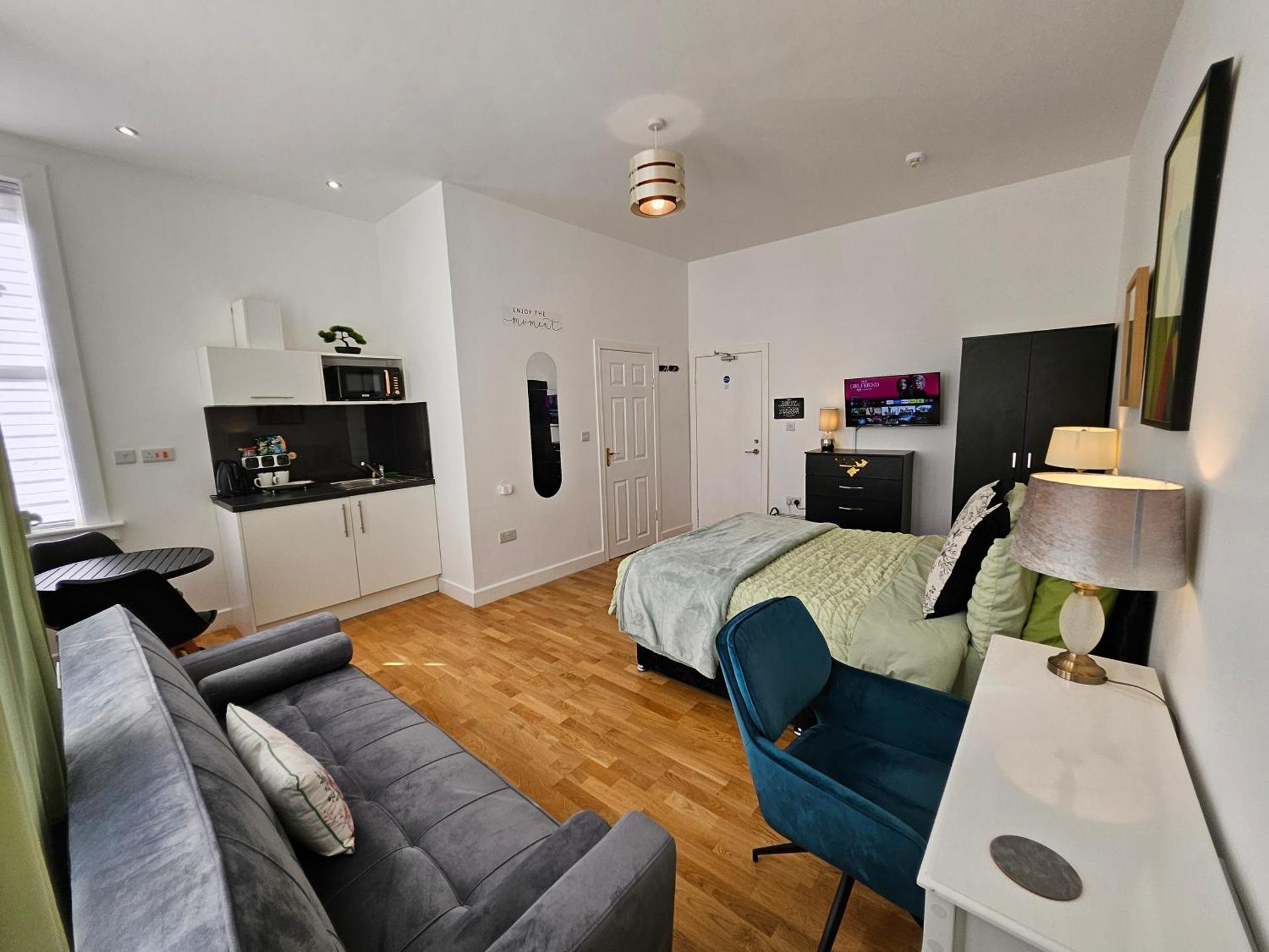 Central Chambers Suites - Suite 1