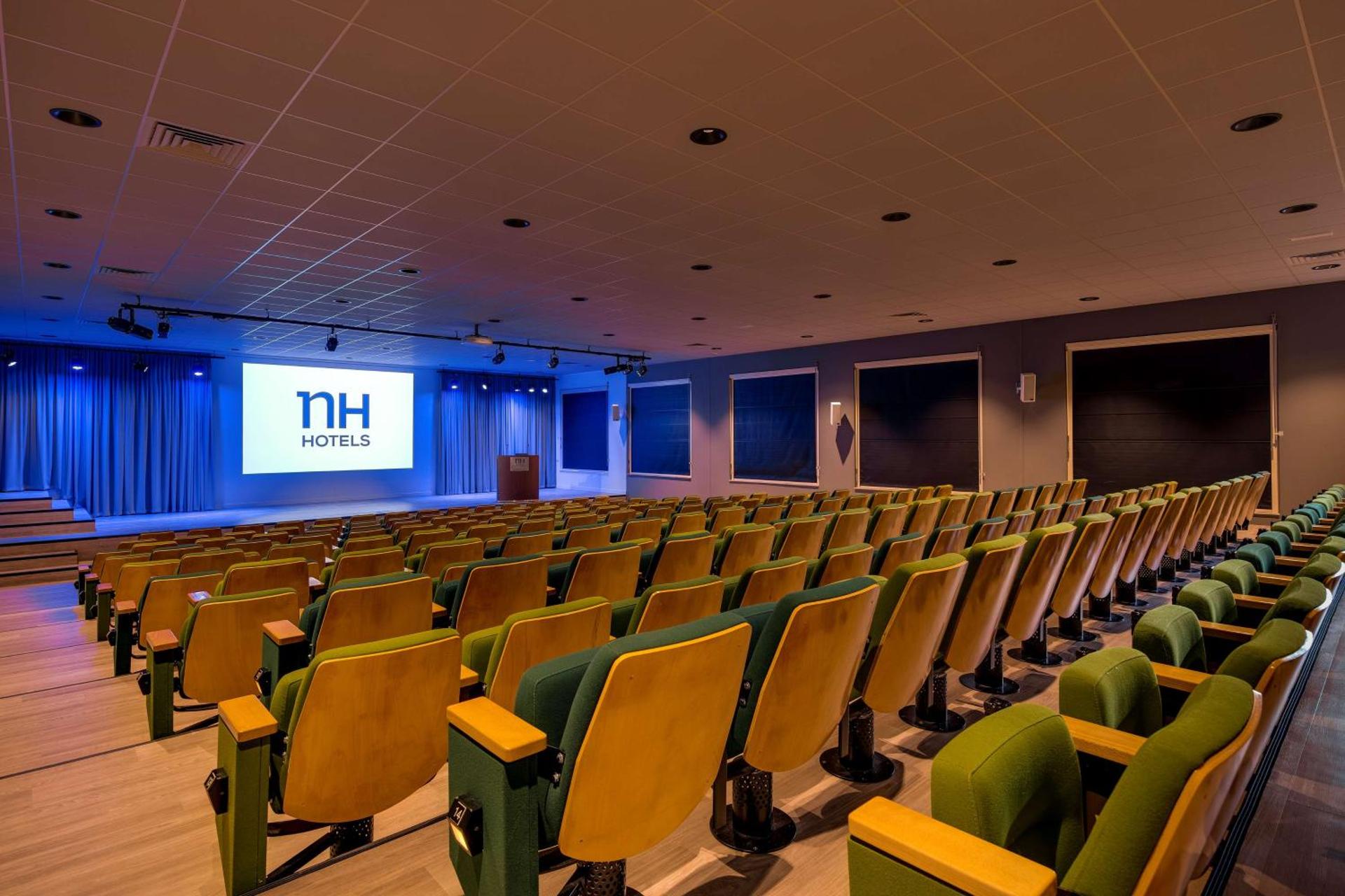 Meeting/conference room