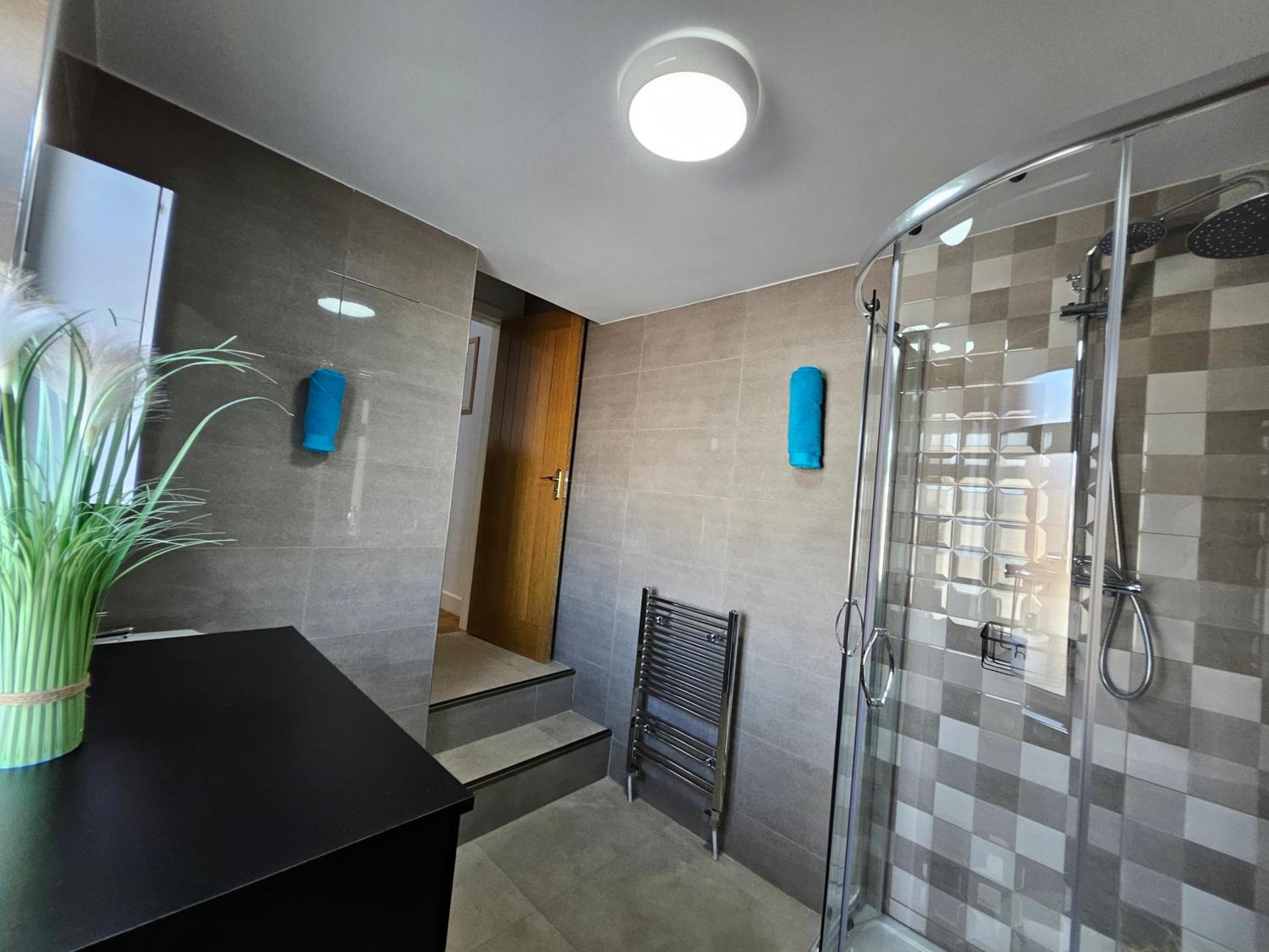 Central Chambers Suites - Suite 5