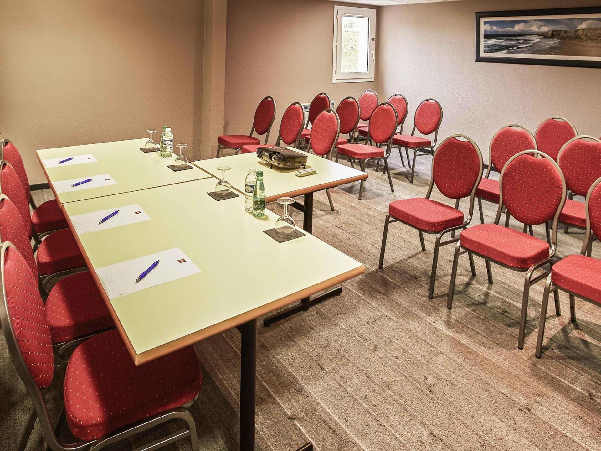 Meeting/conference room