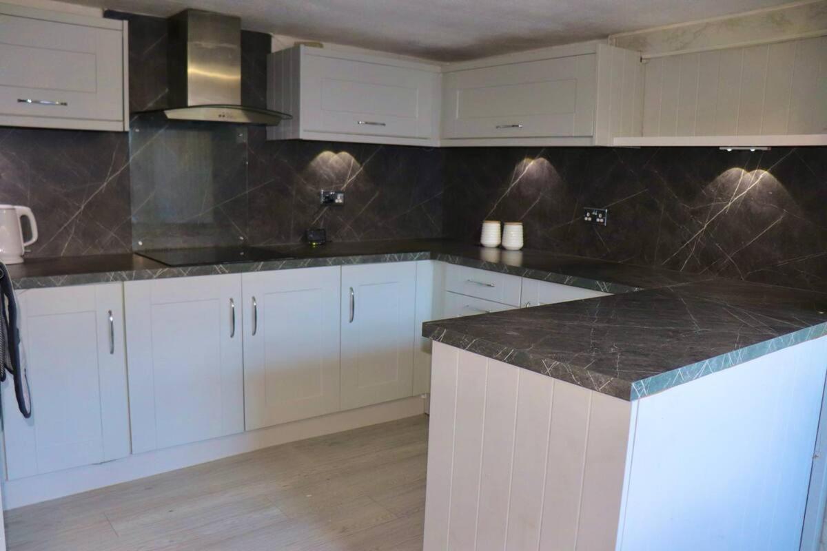 Blooming 2 bedroom Property