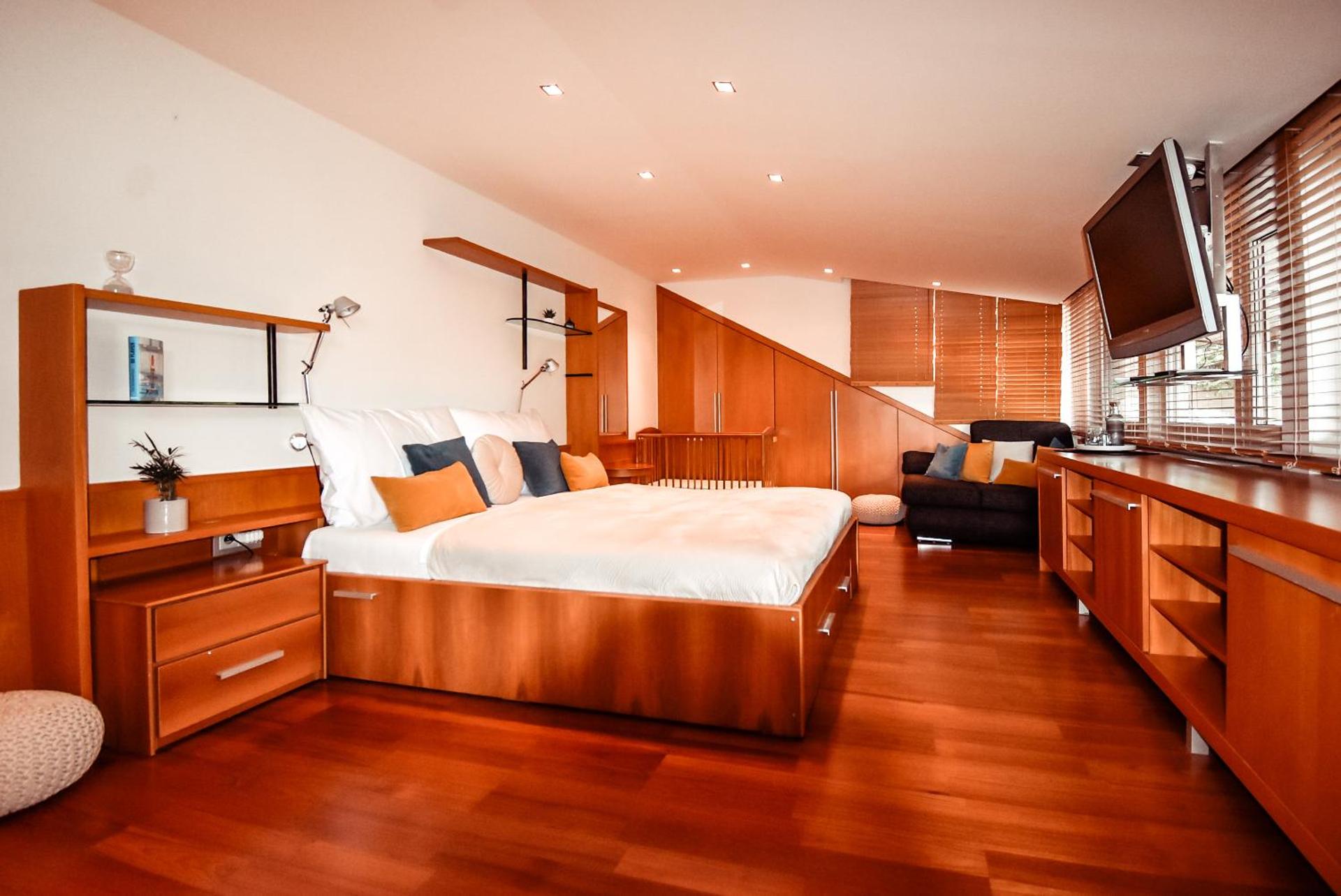 Photo of the whole room