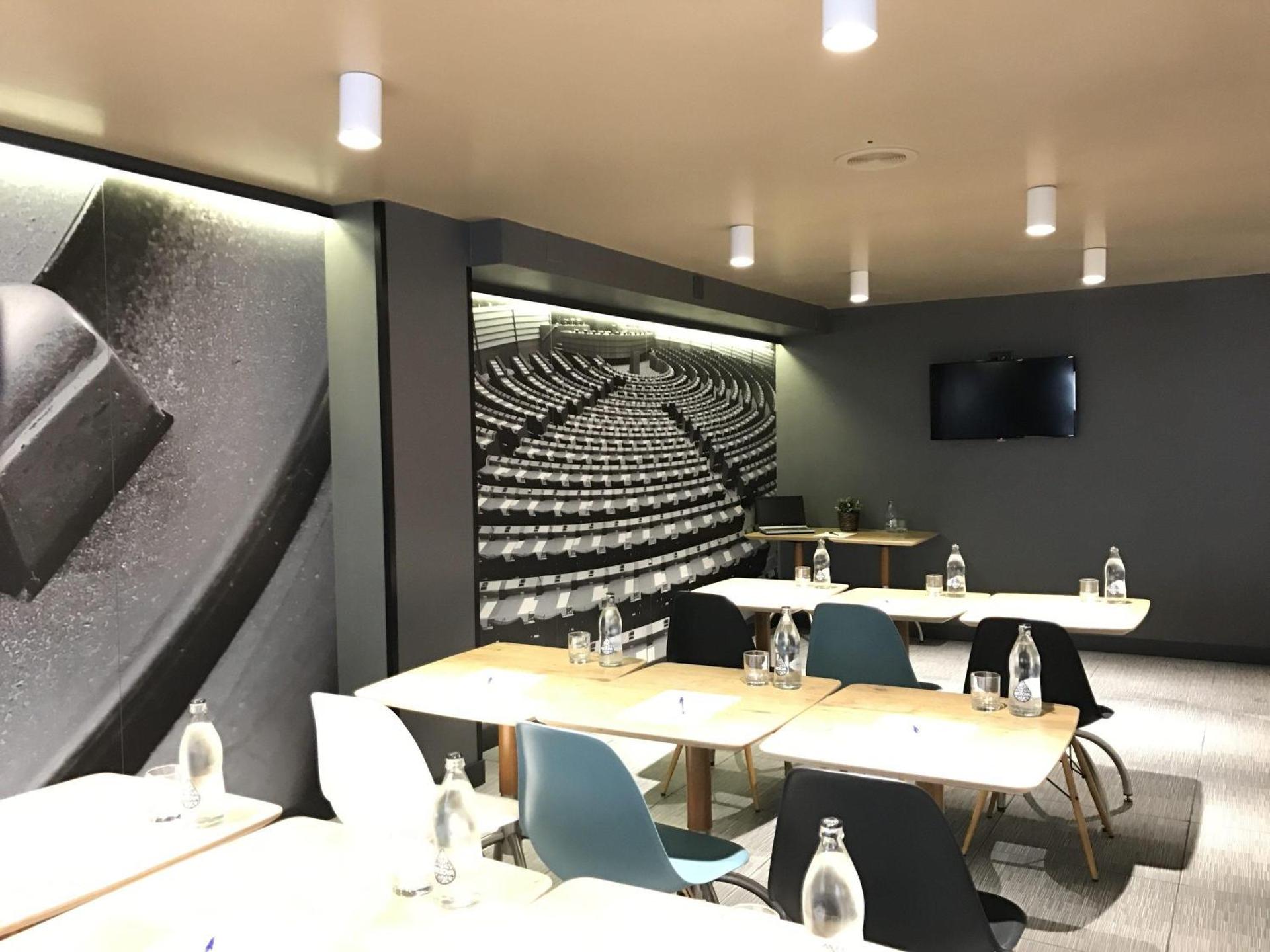 Meeting/conference room