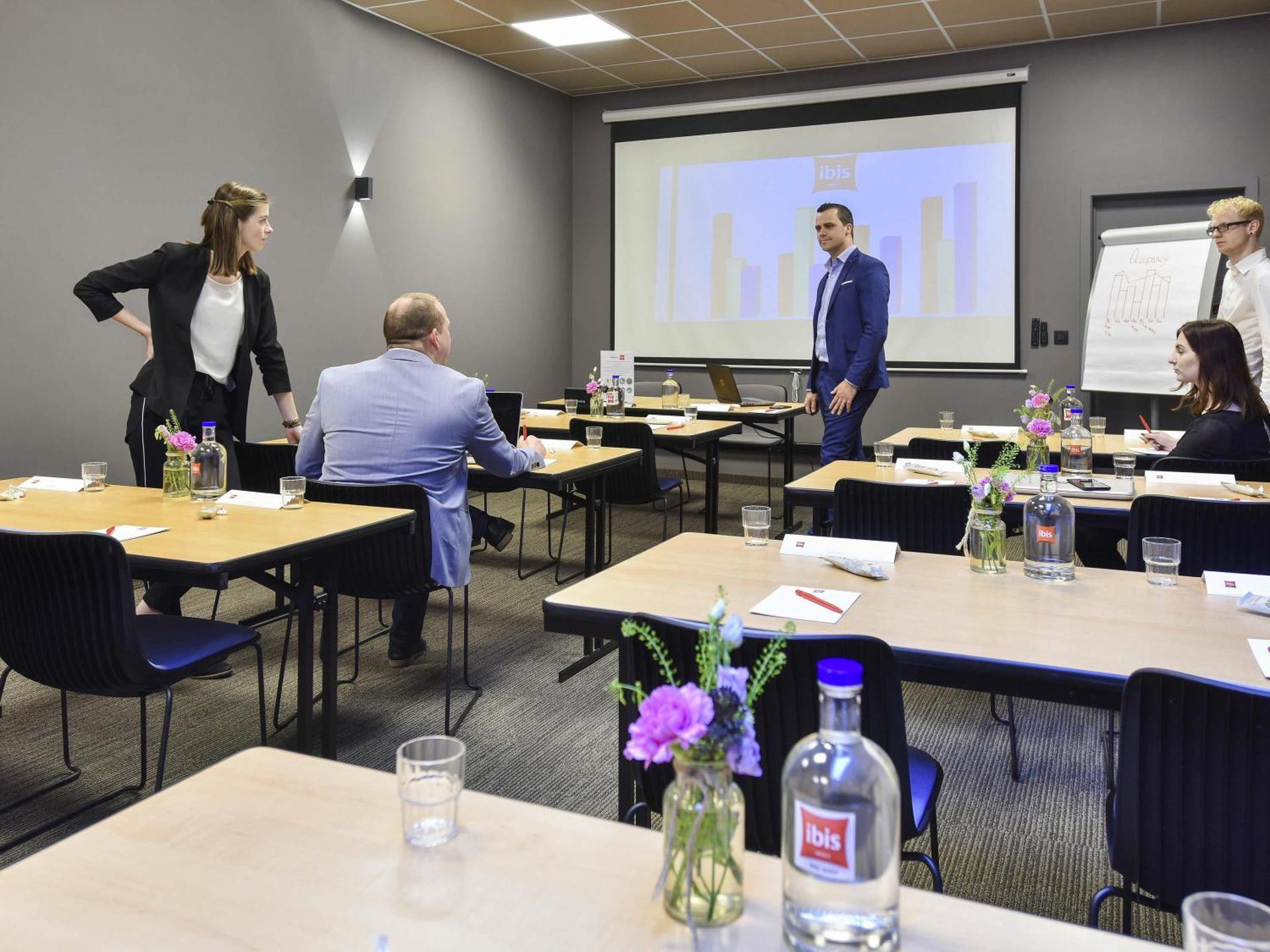 Meeting/conference room