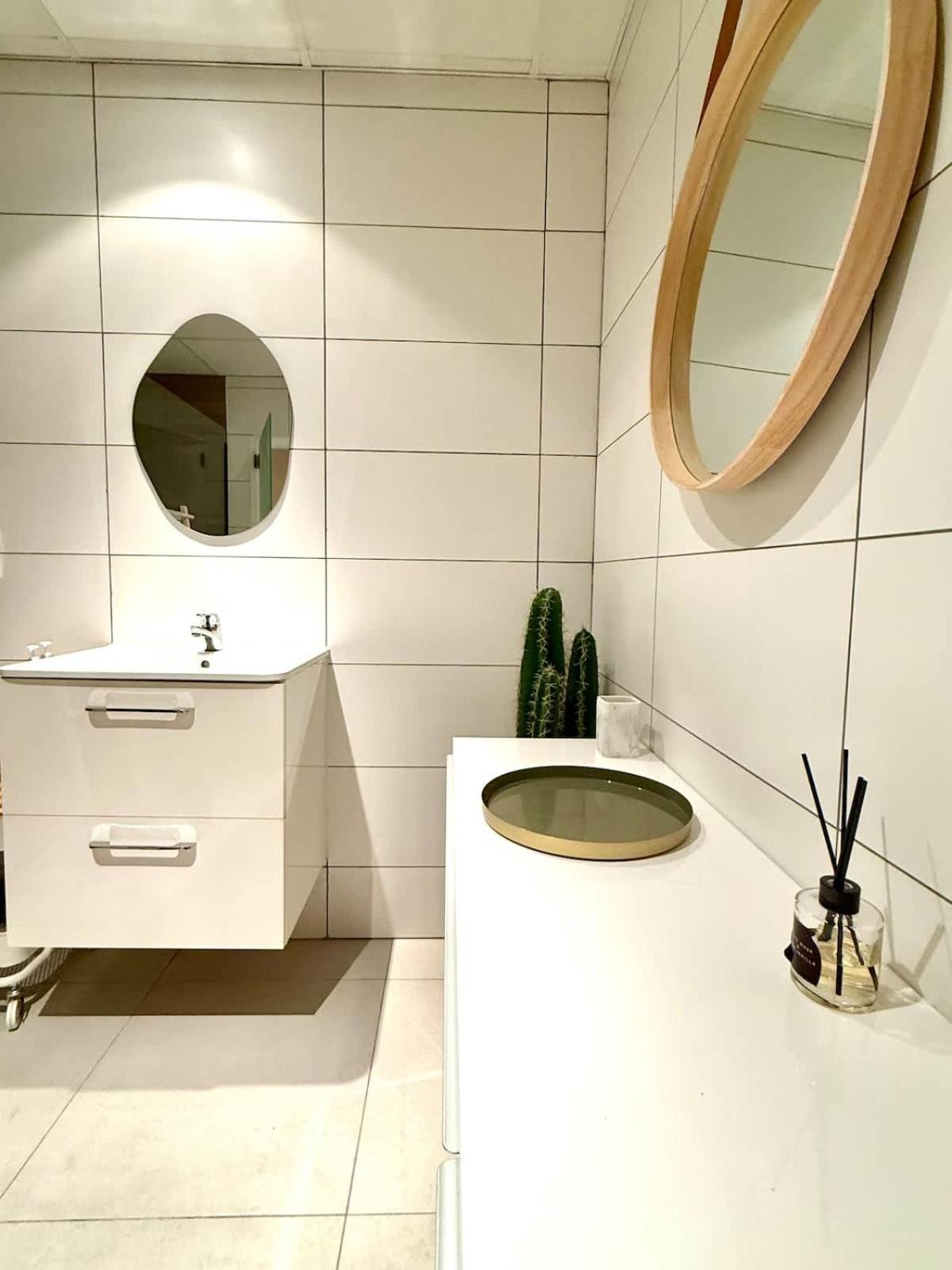 Spacious duplex in the center of Bastogne Onikos rooms