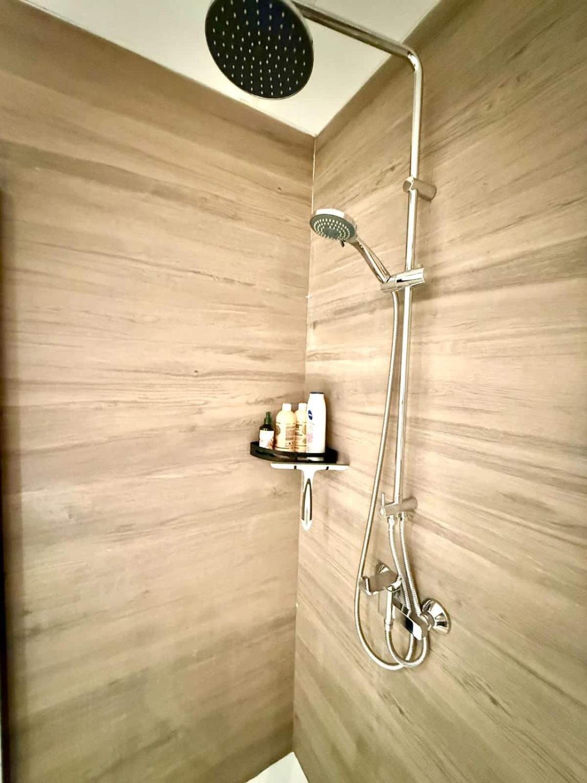 Spacious duplex in the center of Bastogne Onikos rooms