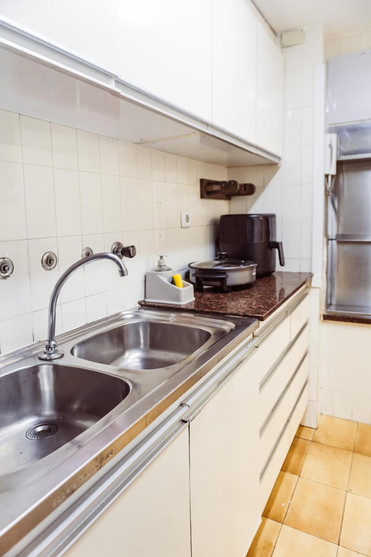 Leevin Student Barcelona