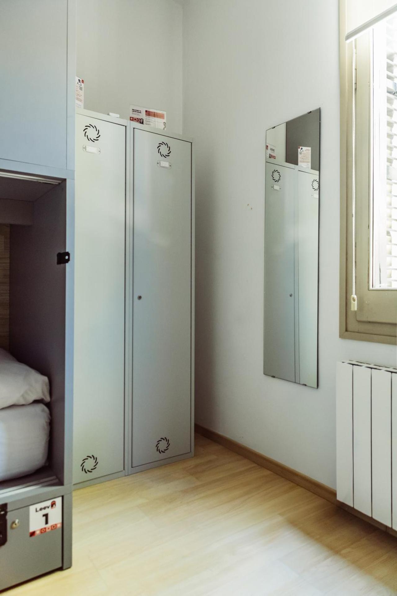 Leevin Student Barcelona