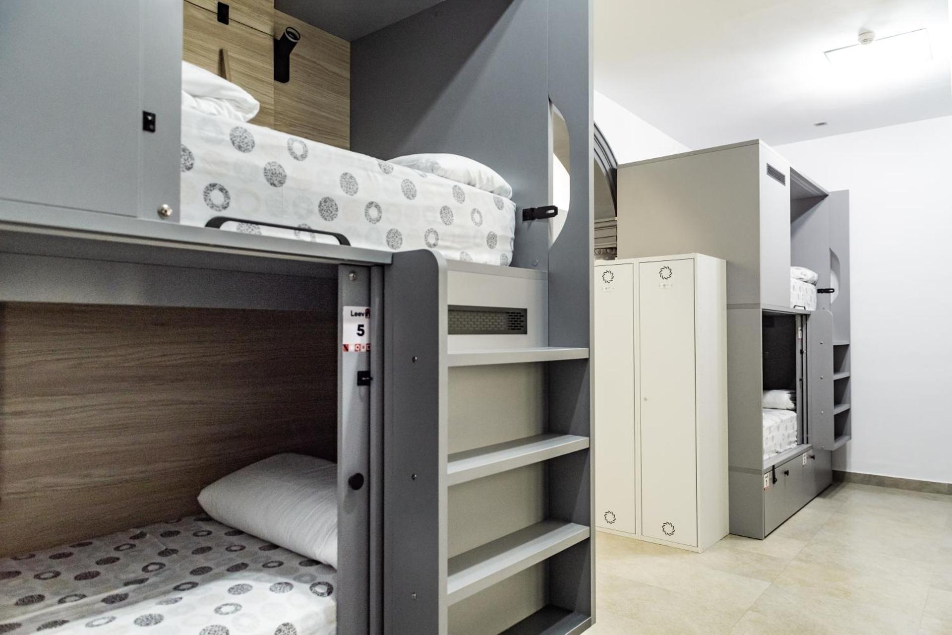 Leevin Student Barcelona